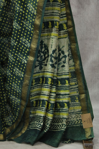 Green HBP Cotton Silk Saree With Maheshwari Border - SRGCSS800