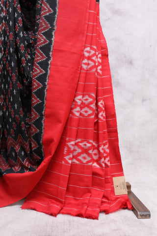 Black Pochampalli Cotton Ikat Saree-SRBPCIS176