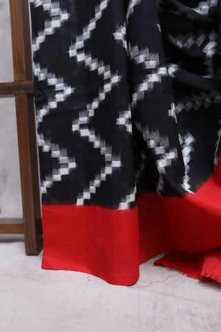 Black Pochampalli Cotton Ikat Saree-SRBPCIS162