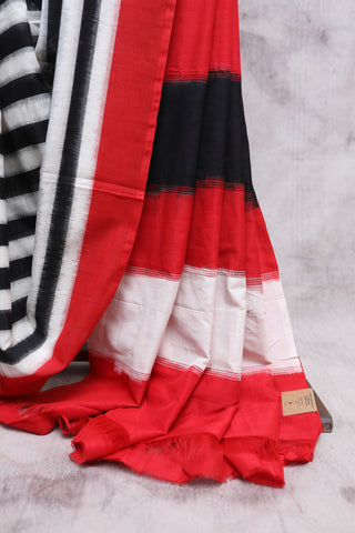 Black-White Pochampalli Cotton Ikat Saree-SRBWPCIS173