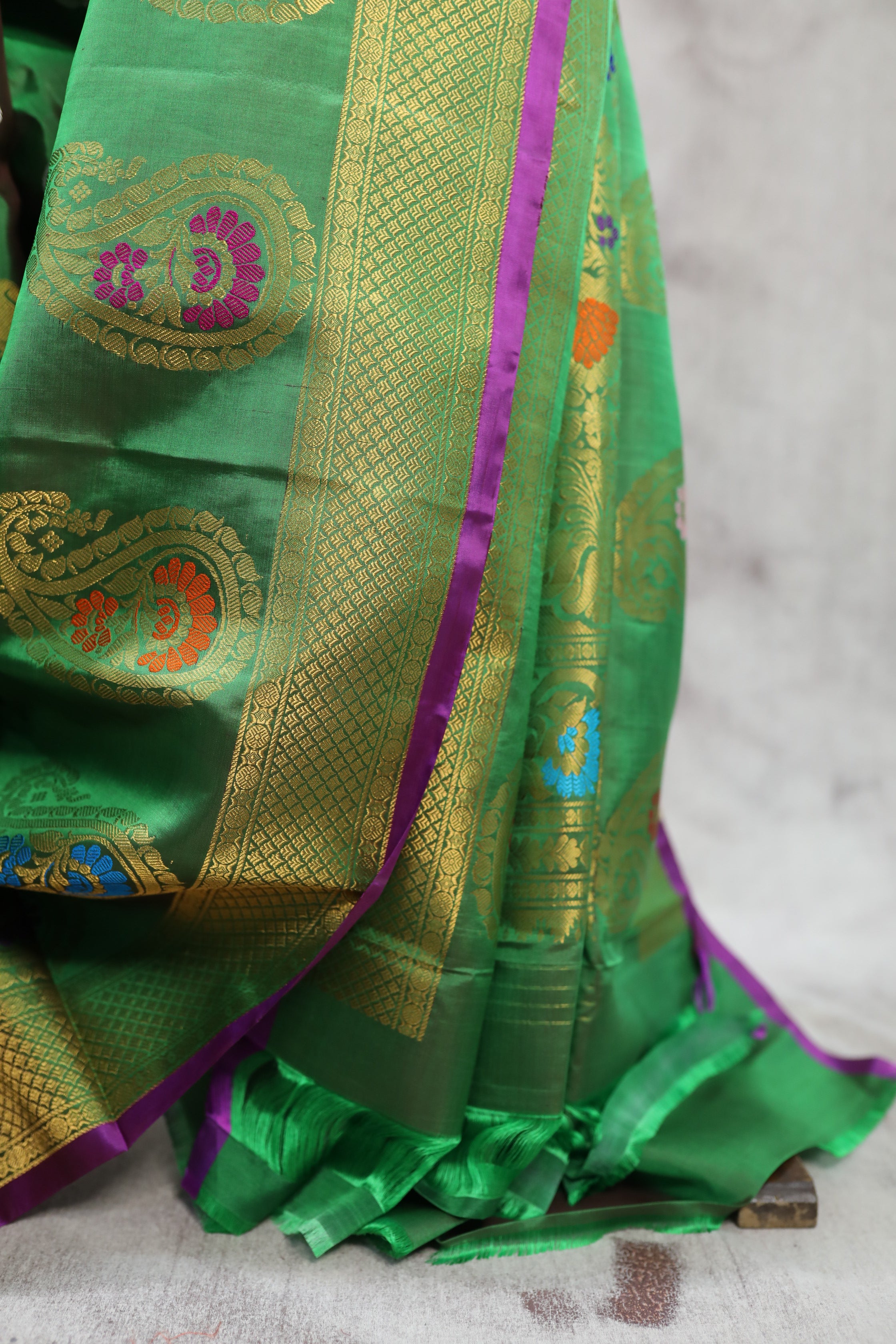 Emerald Green Gadwal Silk Saree - SREGGSS320