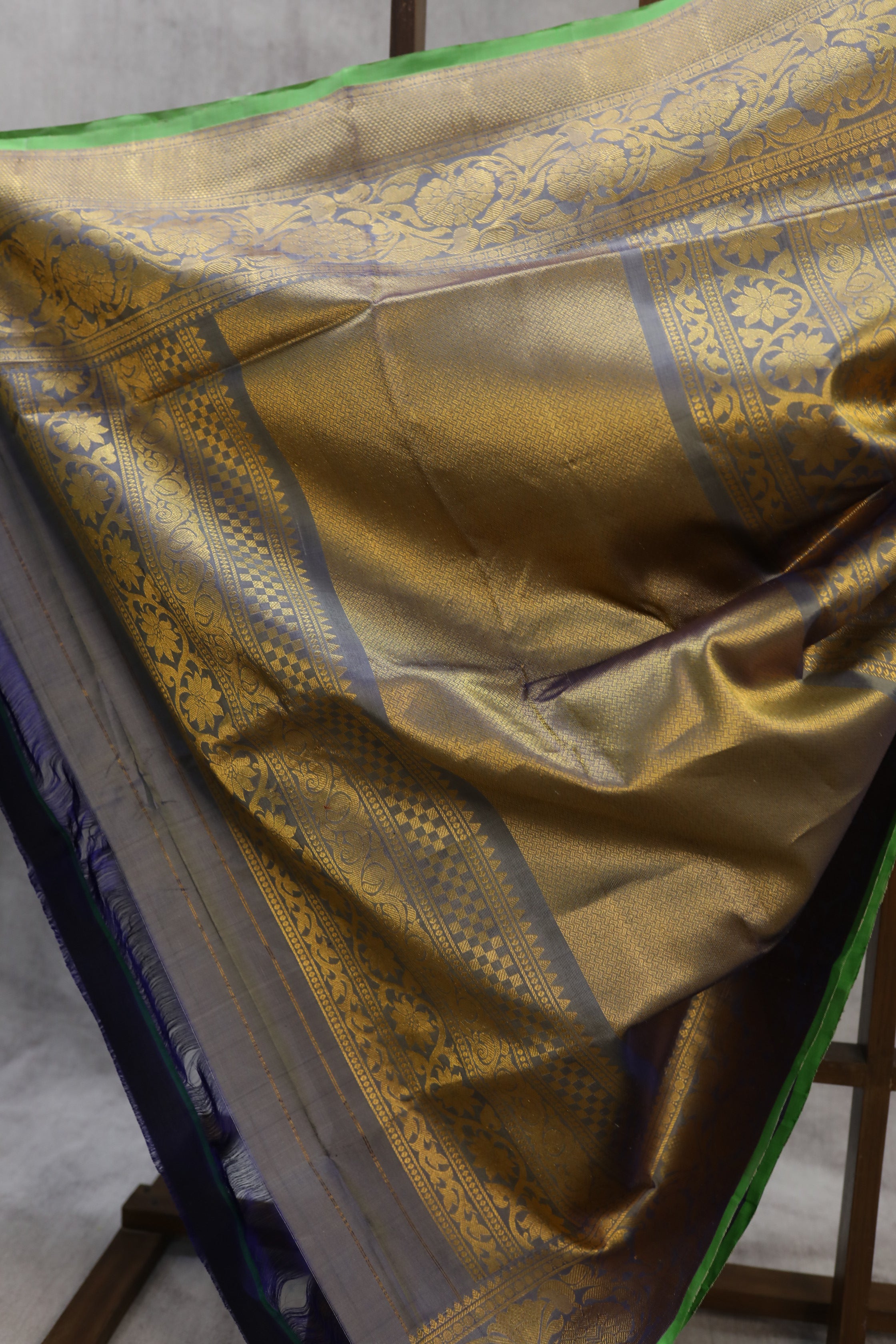 Cream Gadwal Silk Saree - SRCGSS294