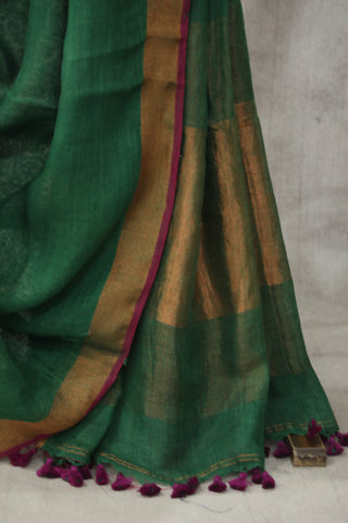 Green Plain Linen Saree With Magenta Tassels-SRGPLS181