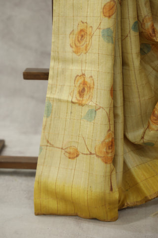 Beige Hand-Painted Tussar Silk Saree - SRBHPTSS986