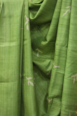 Green Hand-Painted Tussar Silk Saree - SRGHPTSS990