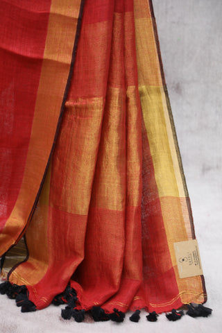 Red Plain Linen Saree With Black Tassels-SRSBPLS170