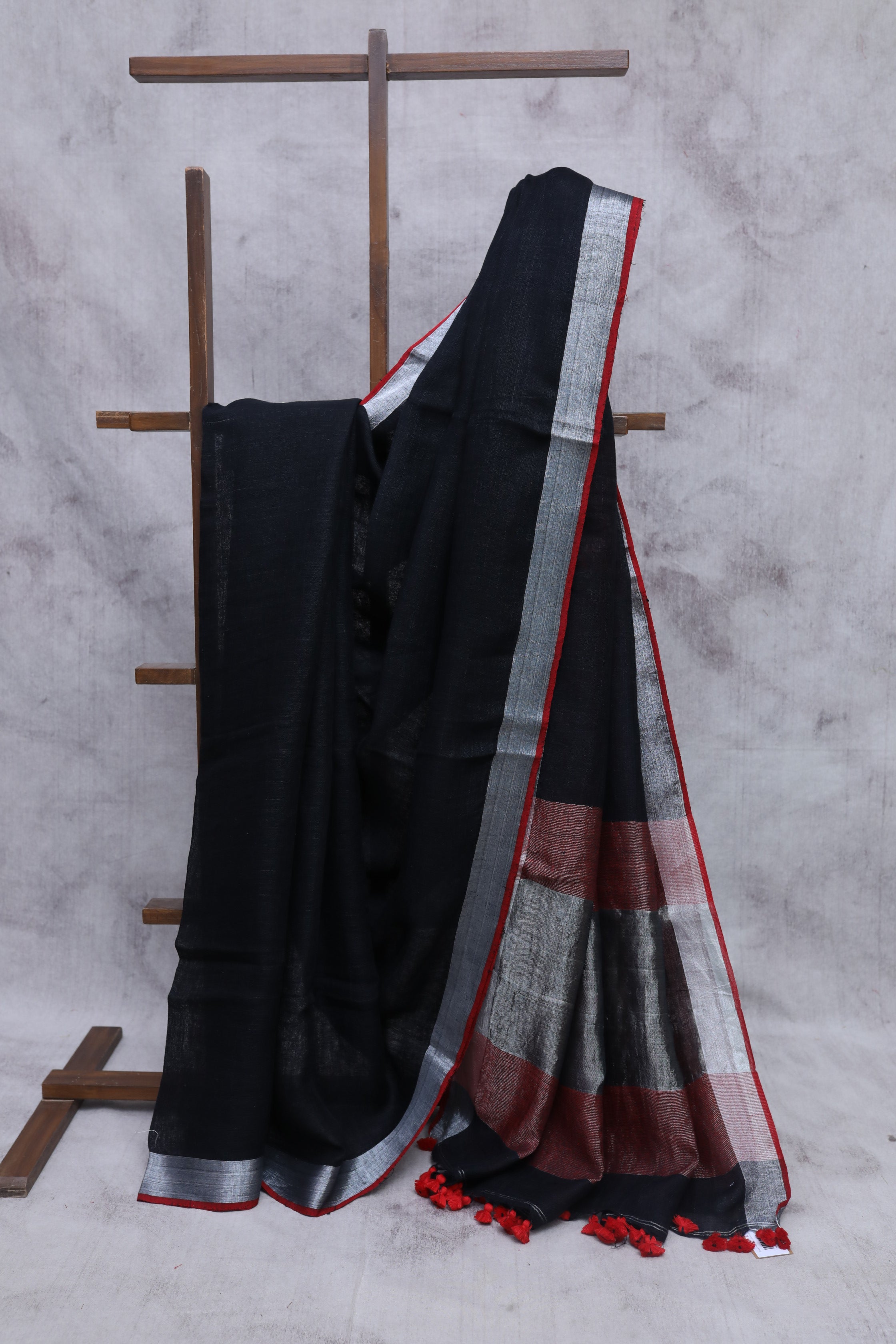 Black Plain Linen Saree-SRBPLS123