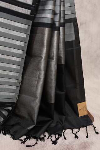 Grey Soft Silk Saree With Plain Black Pallu - SRGSSS148