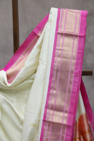 White Silk Chandrakor Paithani Saree - SRWSCPS402