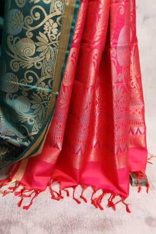 Green Soft Silk Saree And Rani Pink Pallu With a Golden Zari Design - SRGSSS162