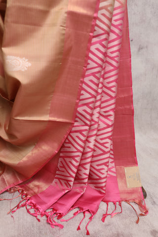 Beige Soft Silk Saree With Big Paisley- SRBSSS132