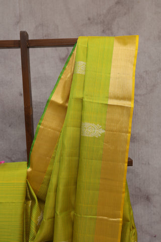 Green Soft Silk Saree With Big Paisley- SRGSSS131