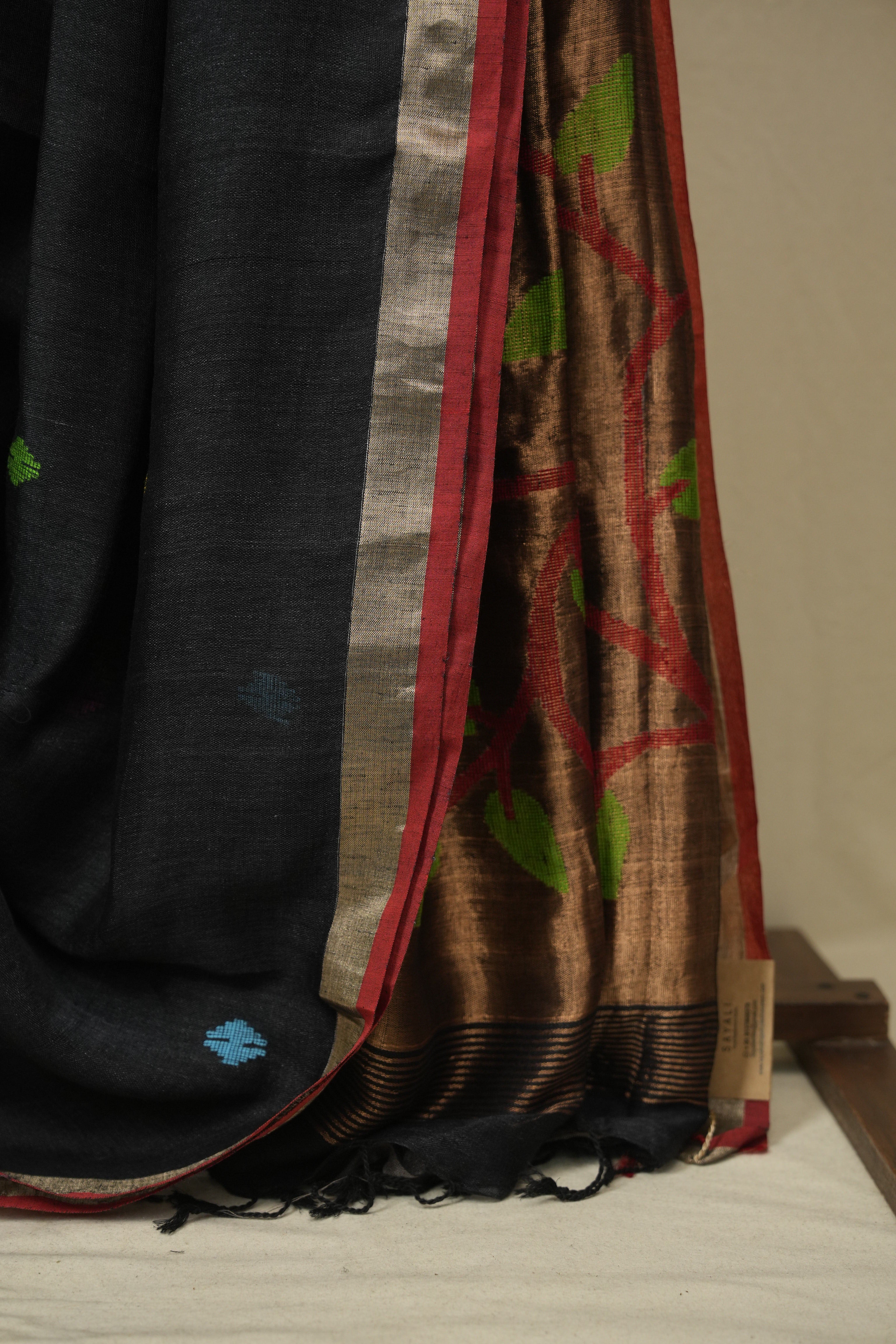 Black Linen Jamdani Saree - SRBLJS524
