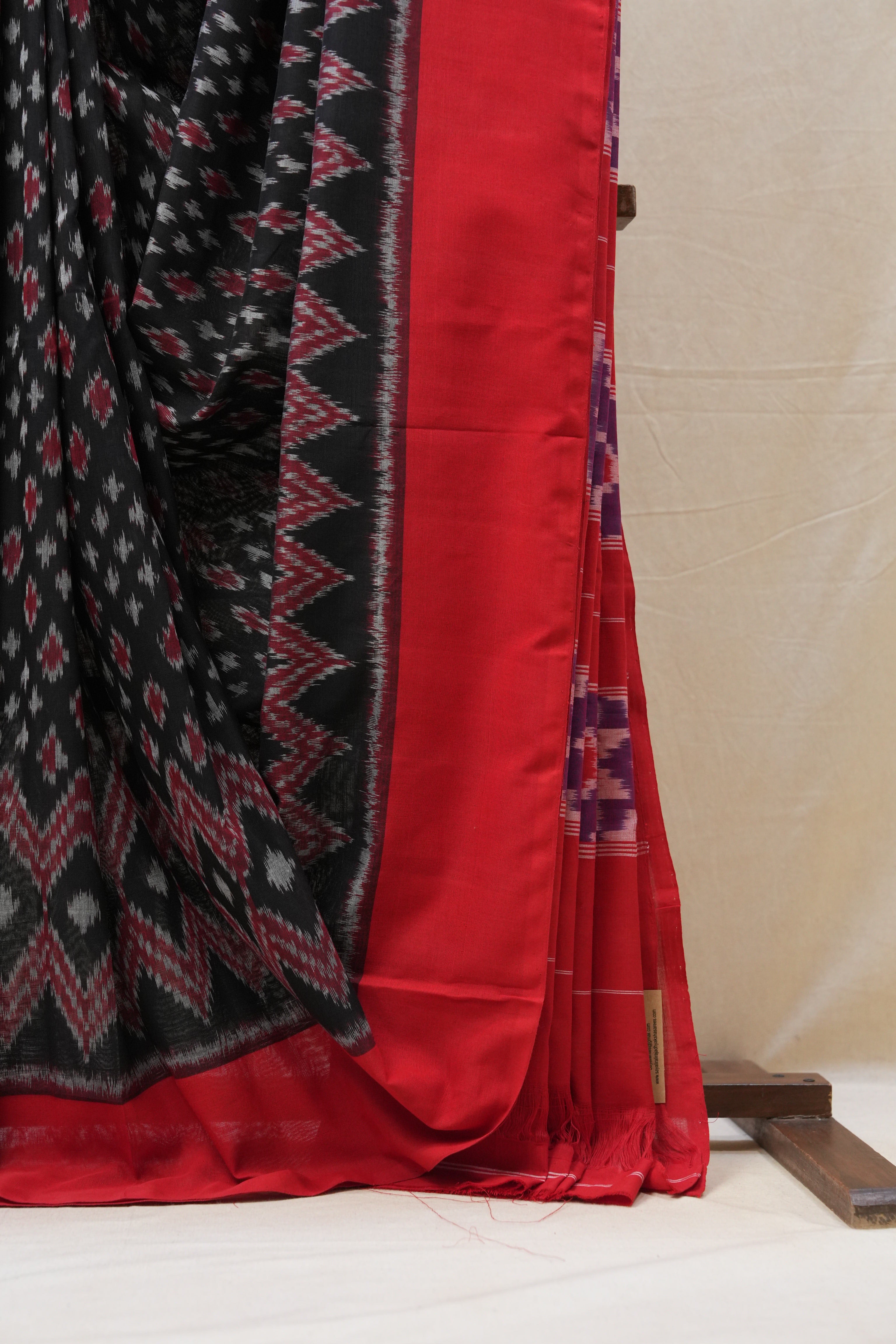 Black Pochampalli Cotton Ikat Saree - SRBPCIS520