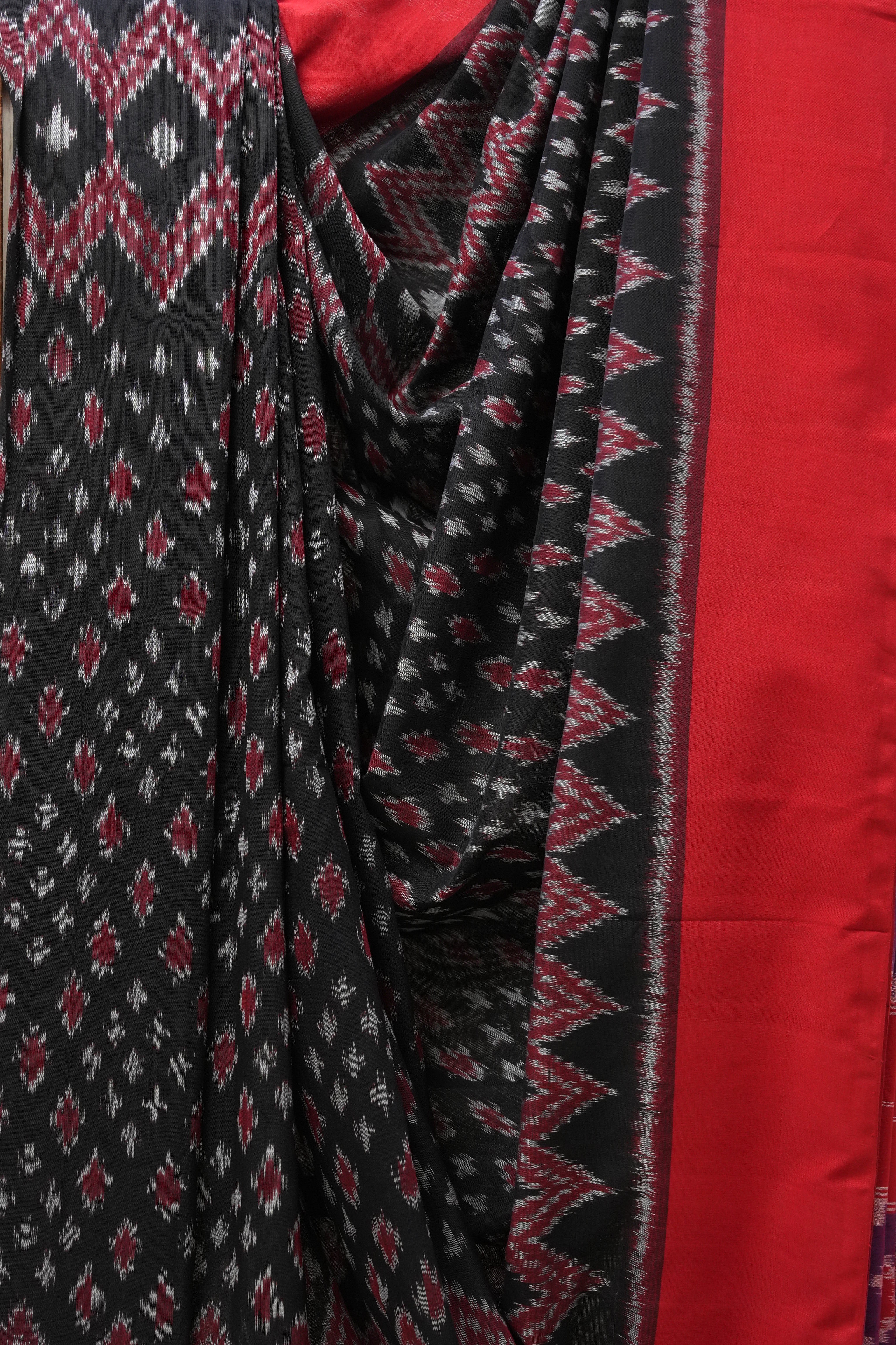 Black Pochampalli Cotton Ikat Saree - SRBPCIS520