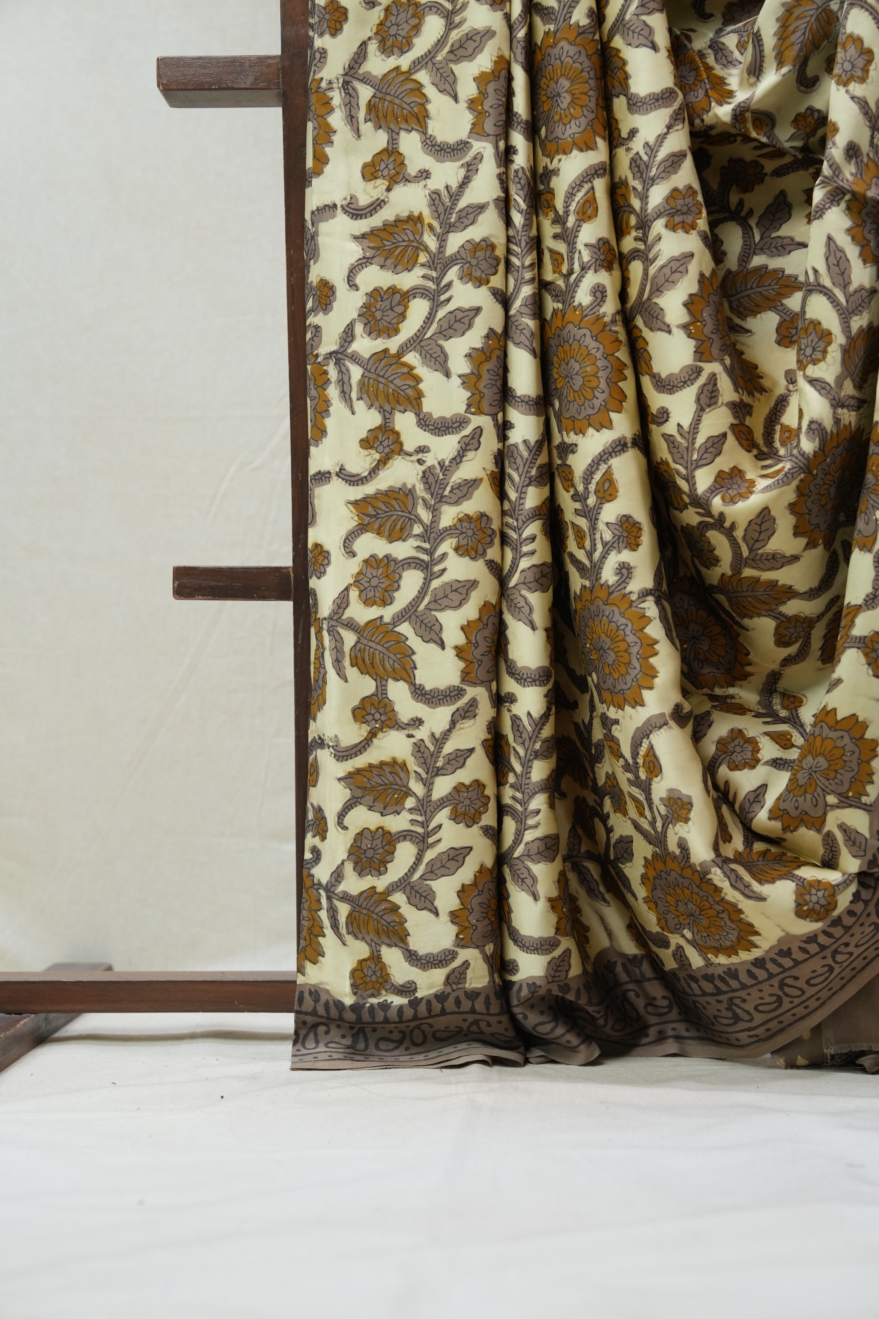 Beige HBP Modal Silk Saree - SRBMSS368