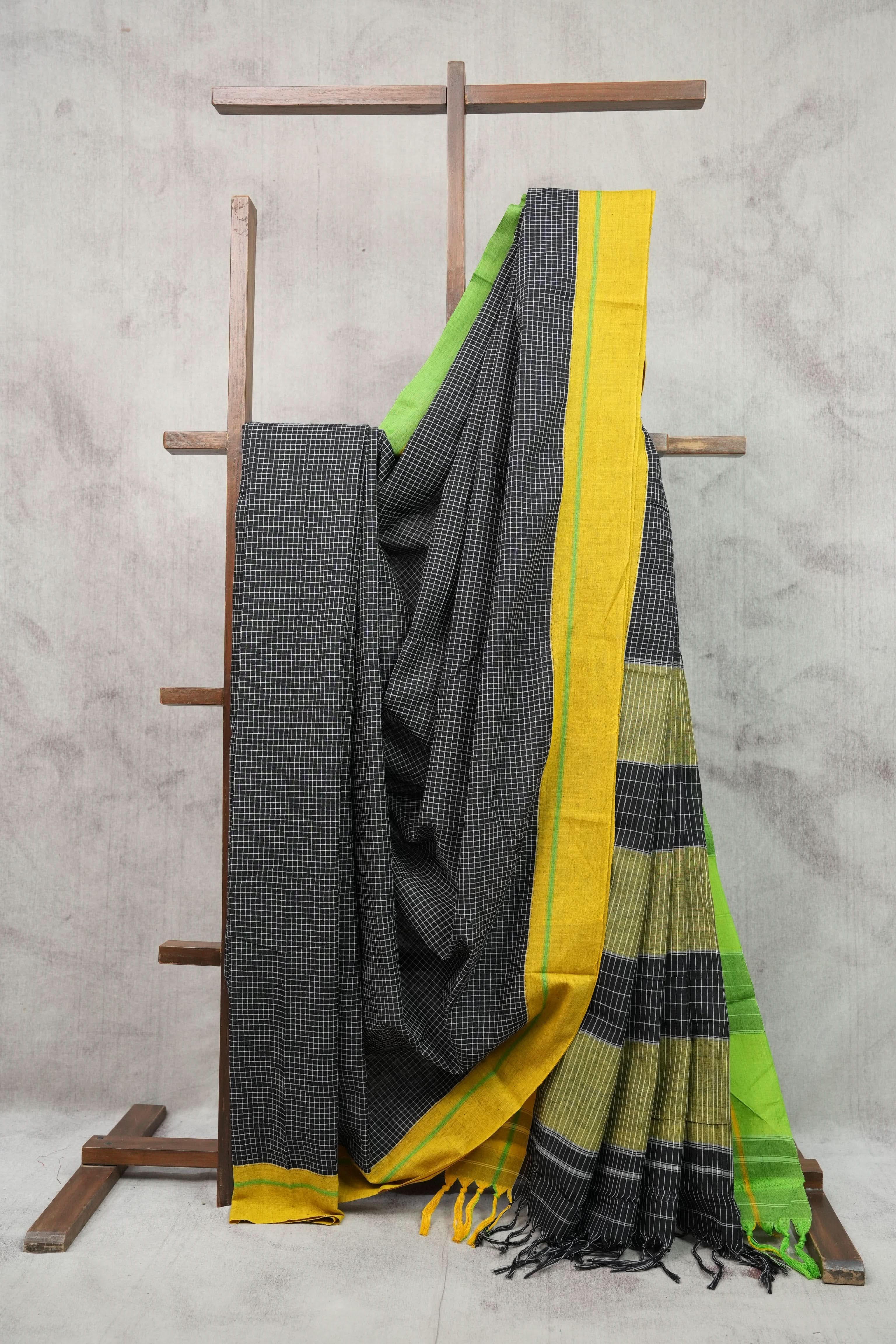 Black  Big Checks Cotton Patteda Anchu Saree-SRBCPAS139