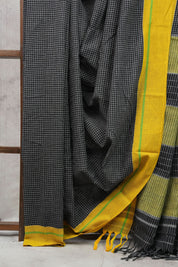 Black  Big Checks Cotton Patteda Anchu Saree-SRBCPAS139