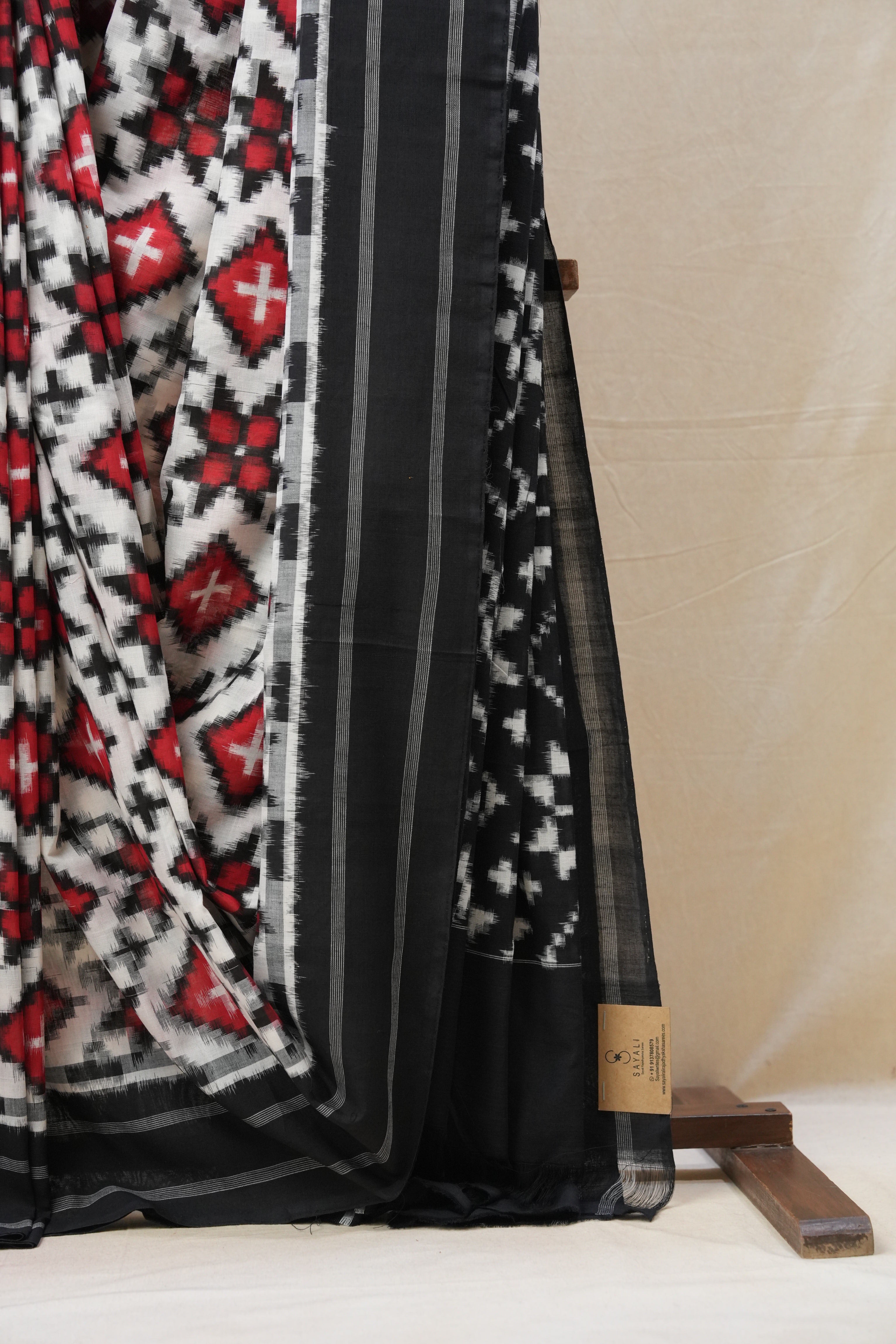 Red-White Pochampalli Cotton Ikat Saree - SRRWPCIS497