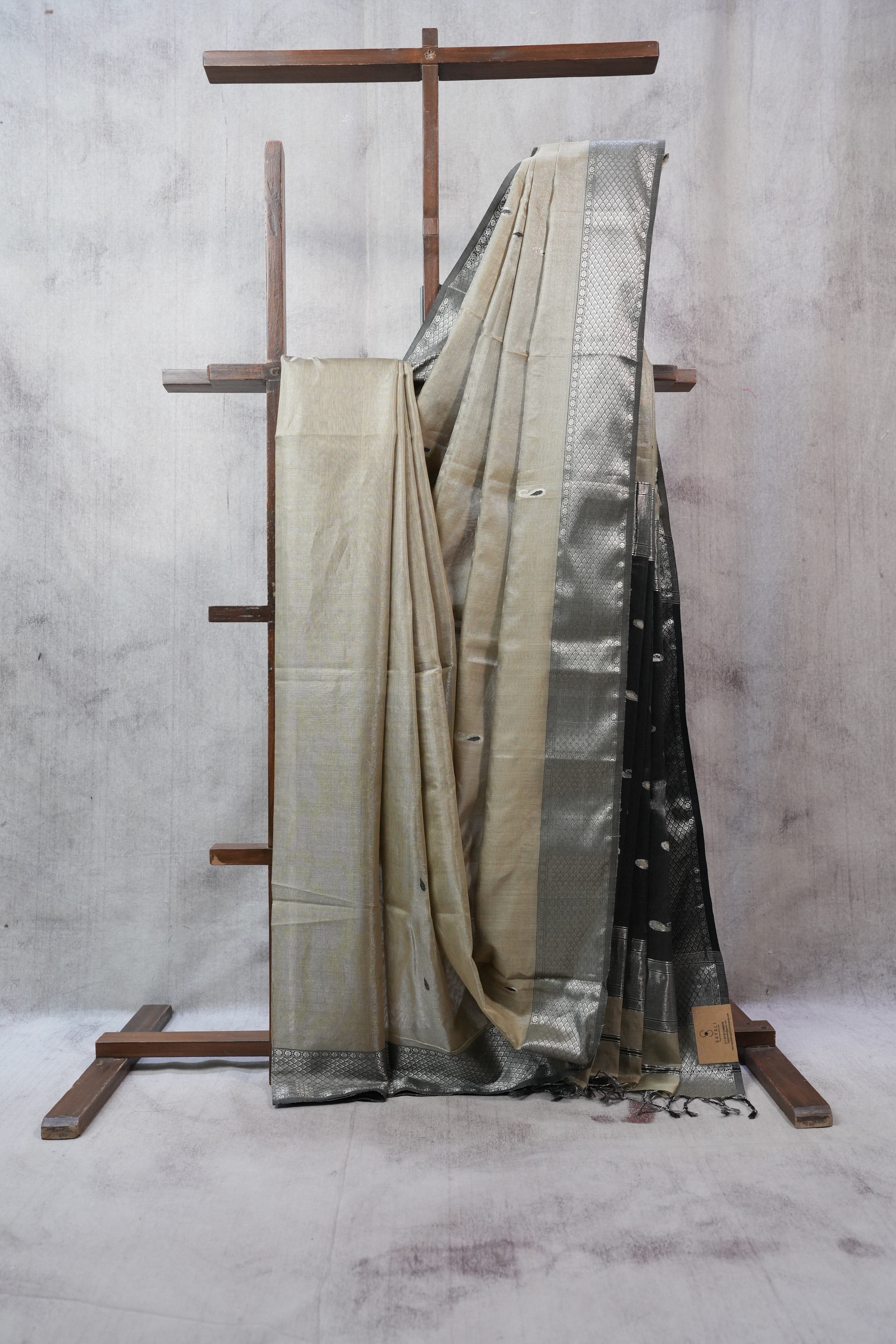 Beige Maheshwari Tissue Saree - SRBMTS389