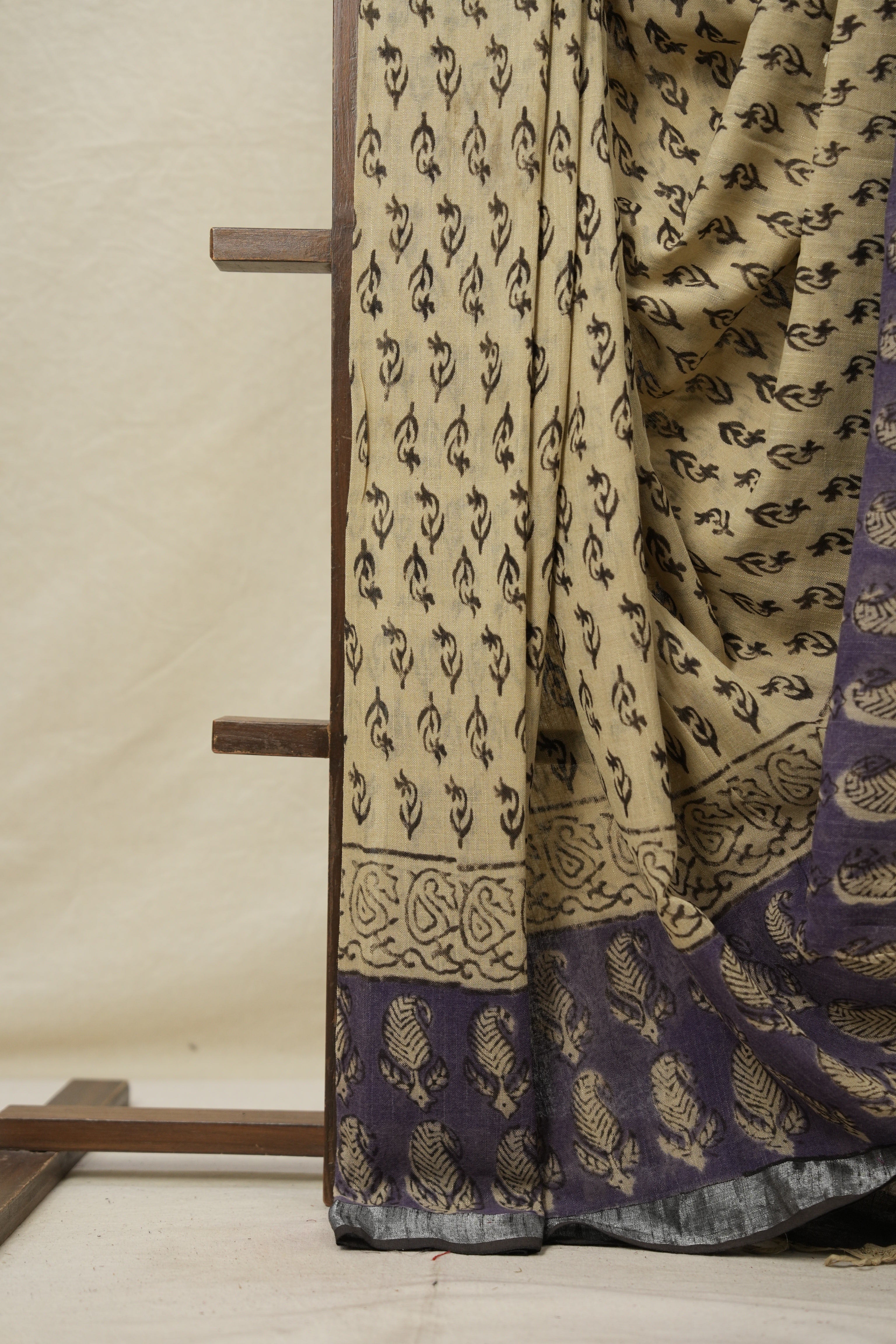 Off White HBP Slub Cotton Saree- SROWHBPSCS61