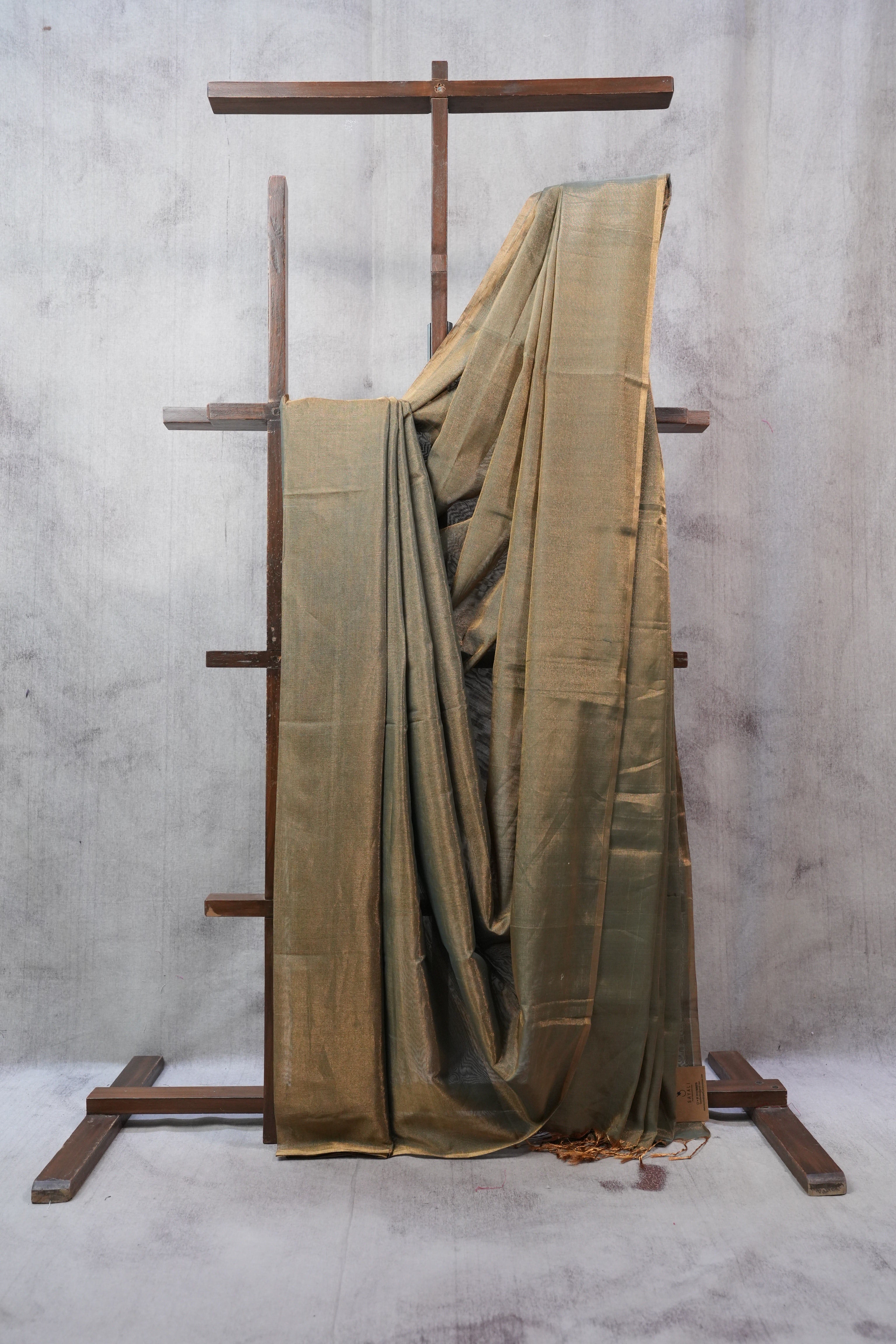 Two Tone Gold Maheshwari Tissue Saree - SRTTGMTS408