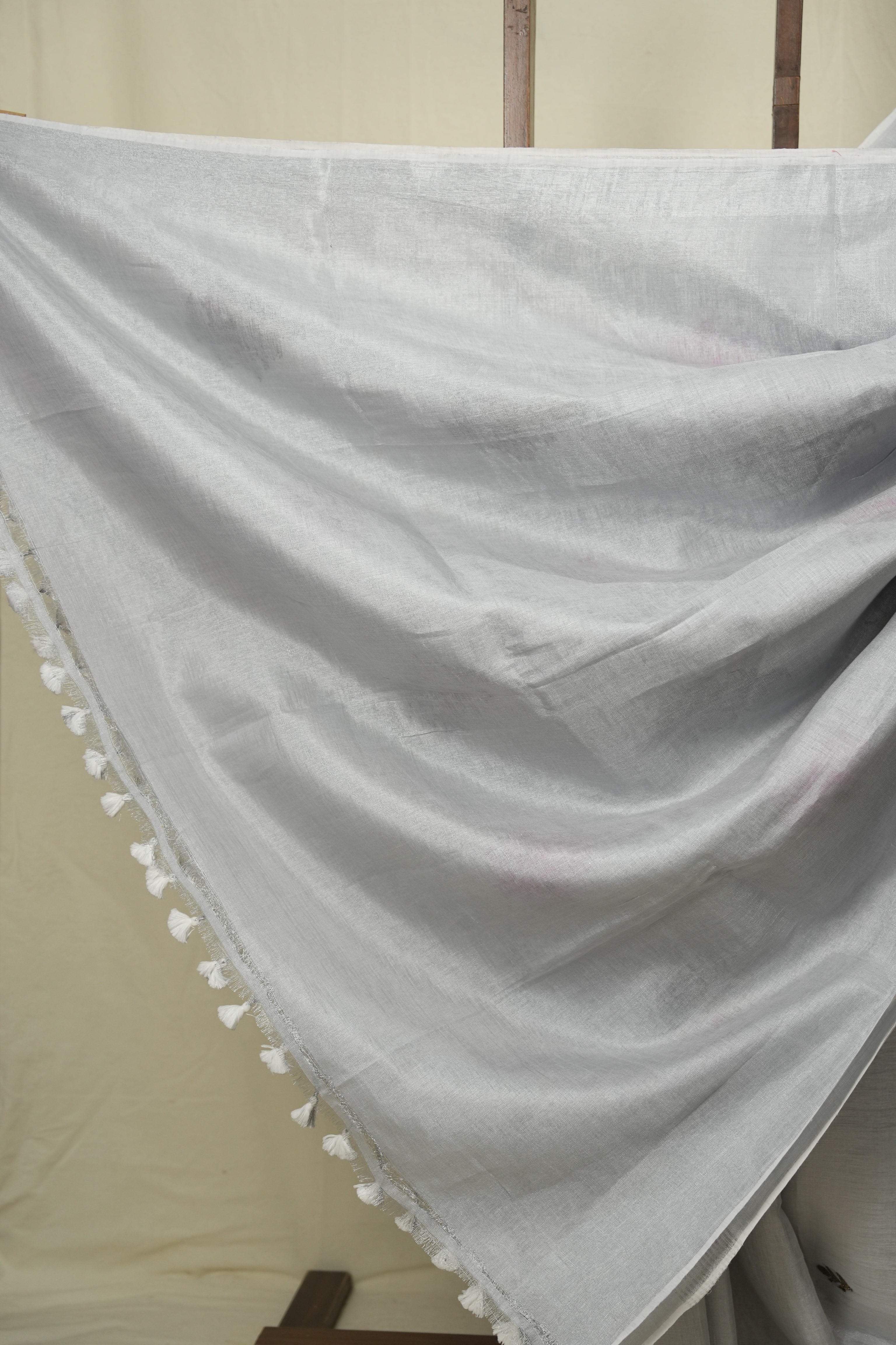 Silver Tissue Linen Jamdani Saree - SRSTLJS205