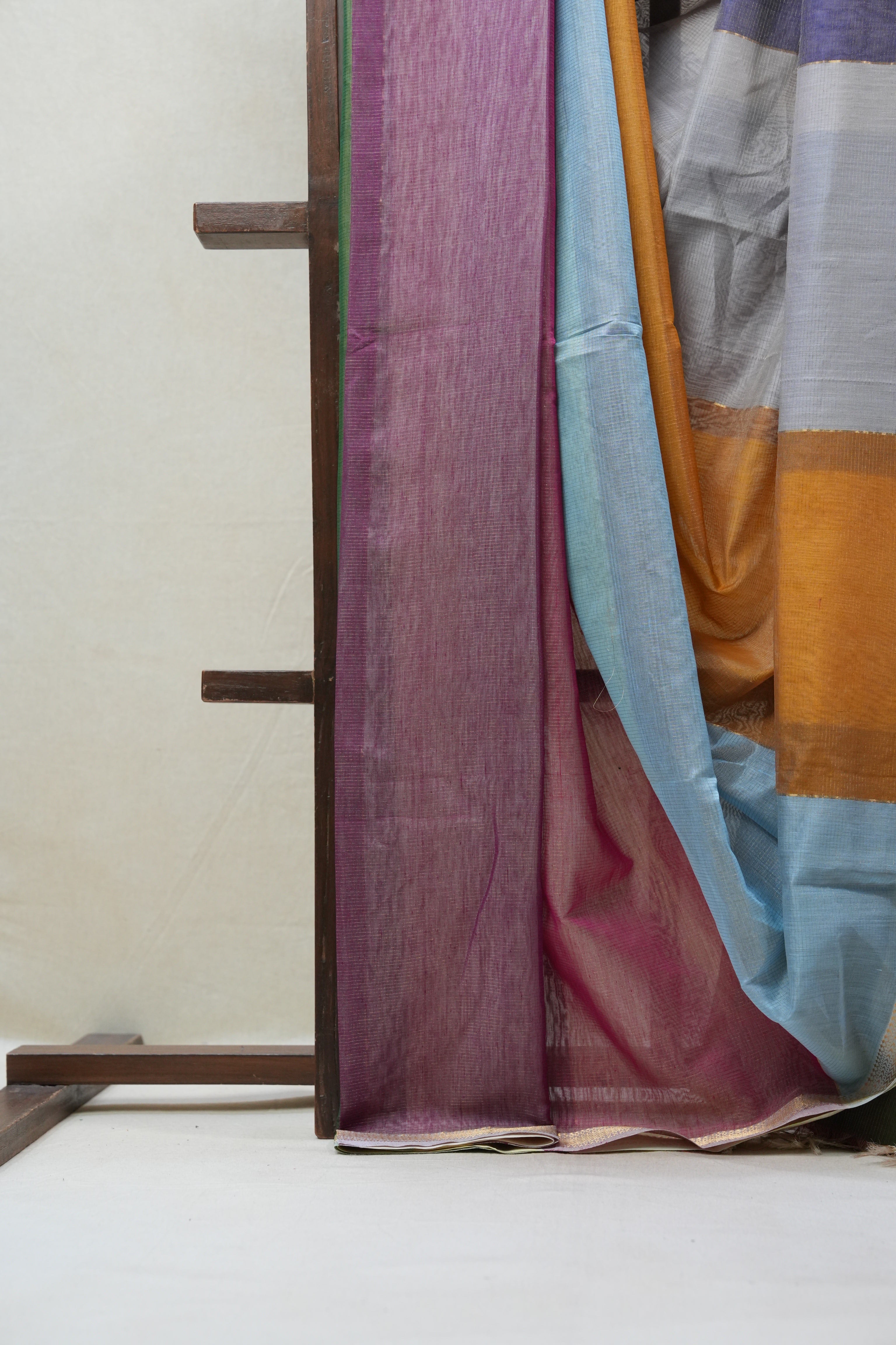 Multicolor Maheshwari Tissue Saree - SRMMTS539