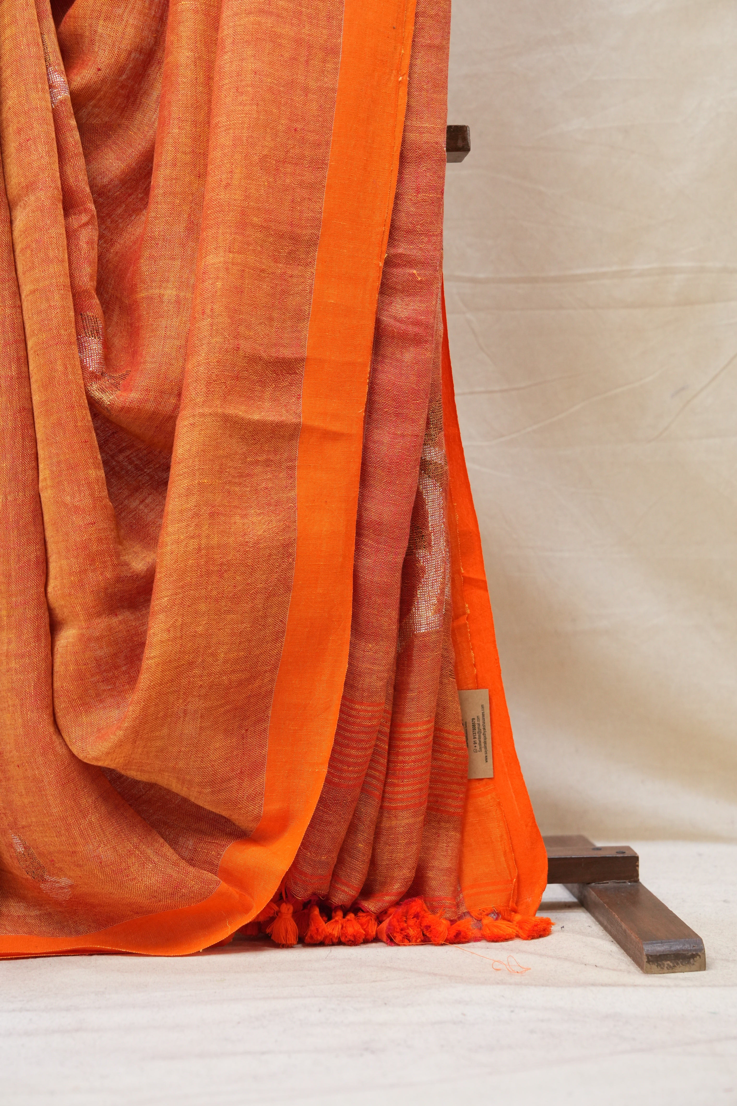 Orange Linen Jamdani Saree With Orange Tassels - SROLJS400