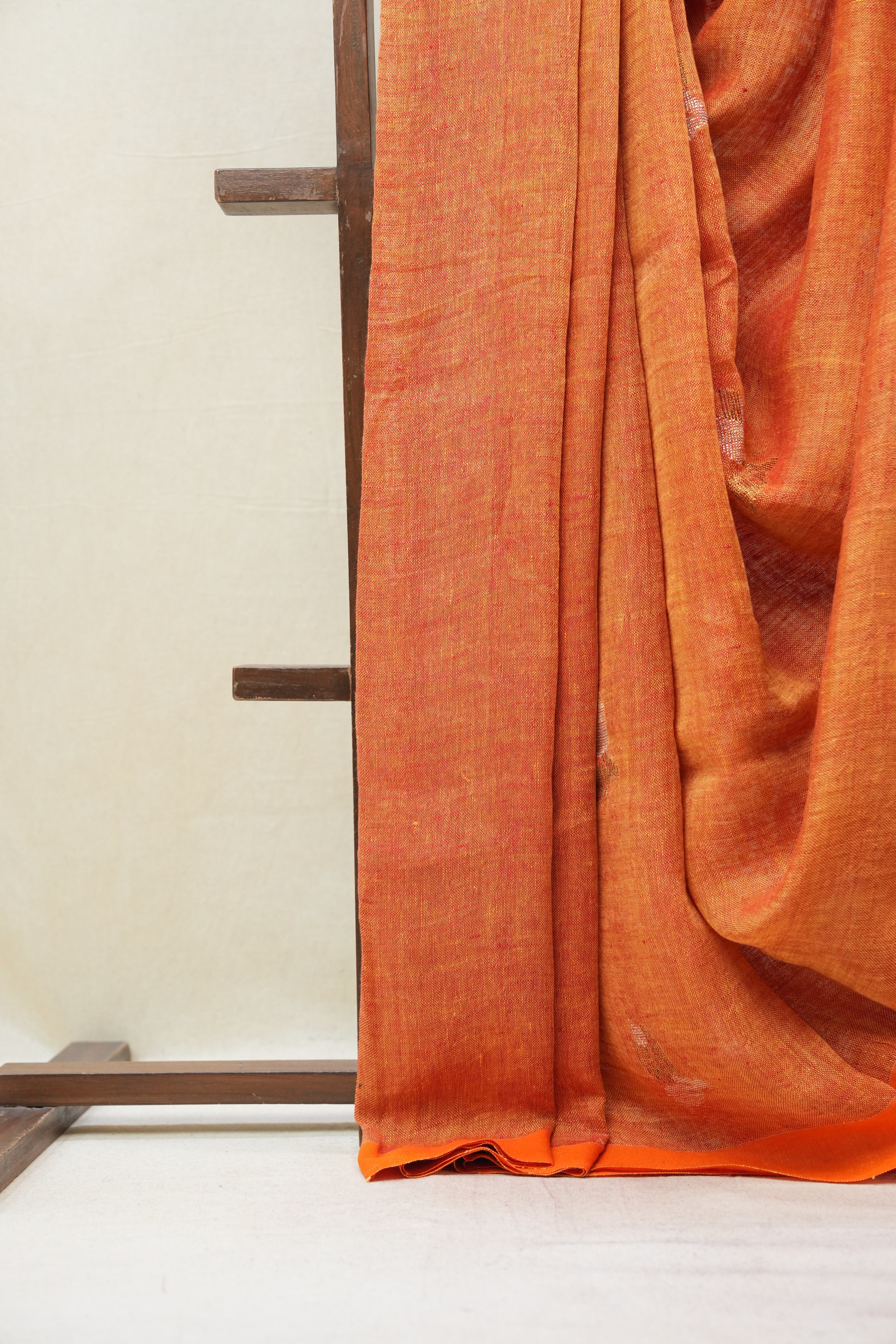 Orange Linen Jamdani Saree With Orange Tassels - SROLJS400