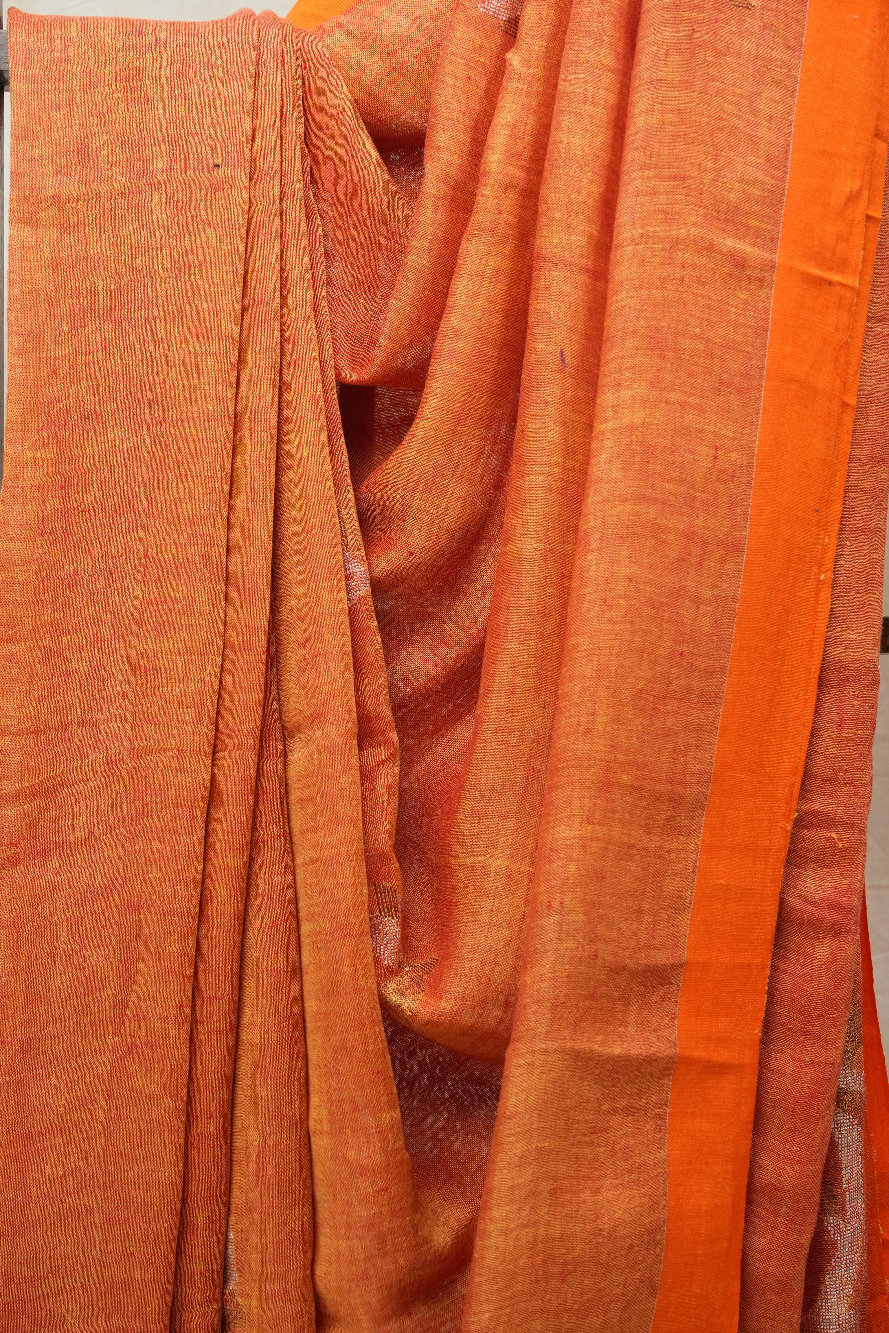 Orange Linen Jamdani Saree With Orange Tassels - SROLJS400