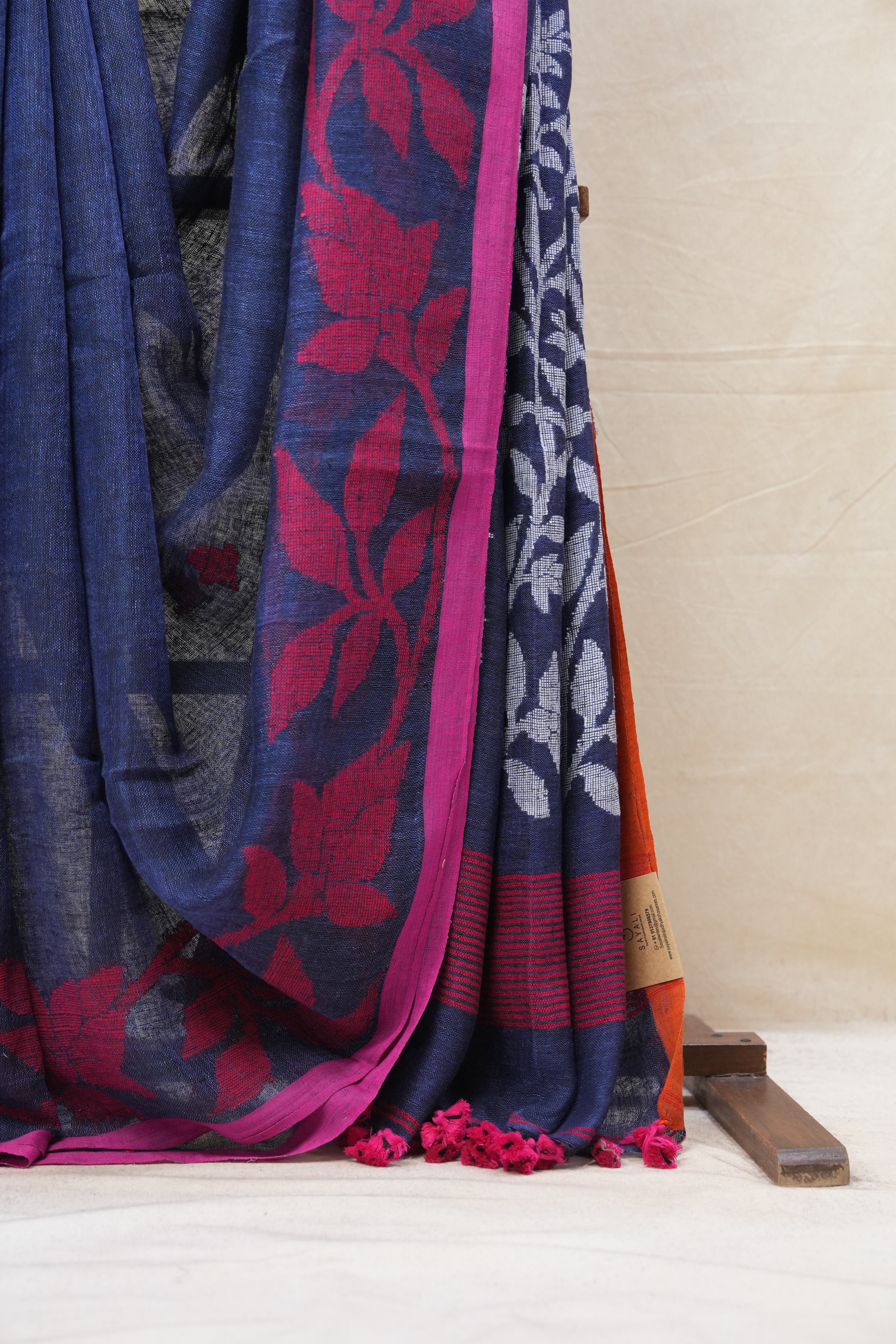 Blue Linen Jamdani Saree With Rani Color Tassels - SRBLJS408