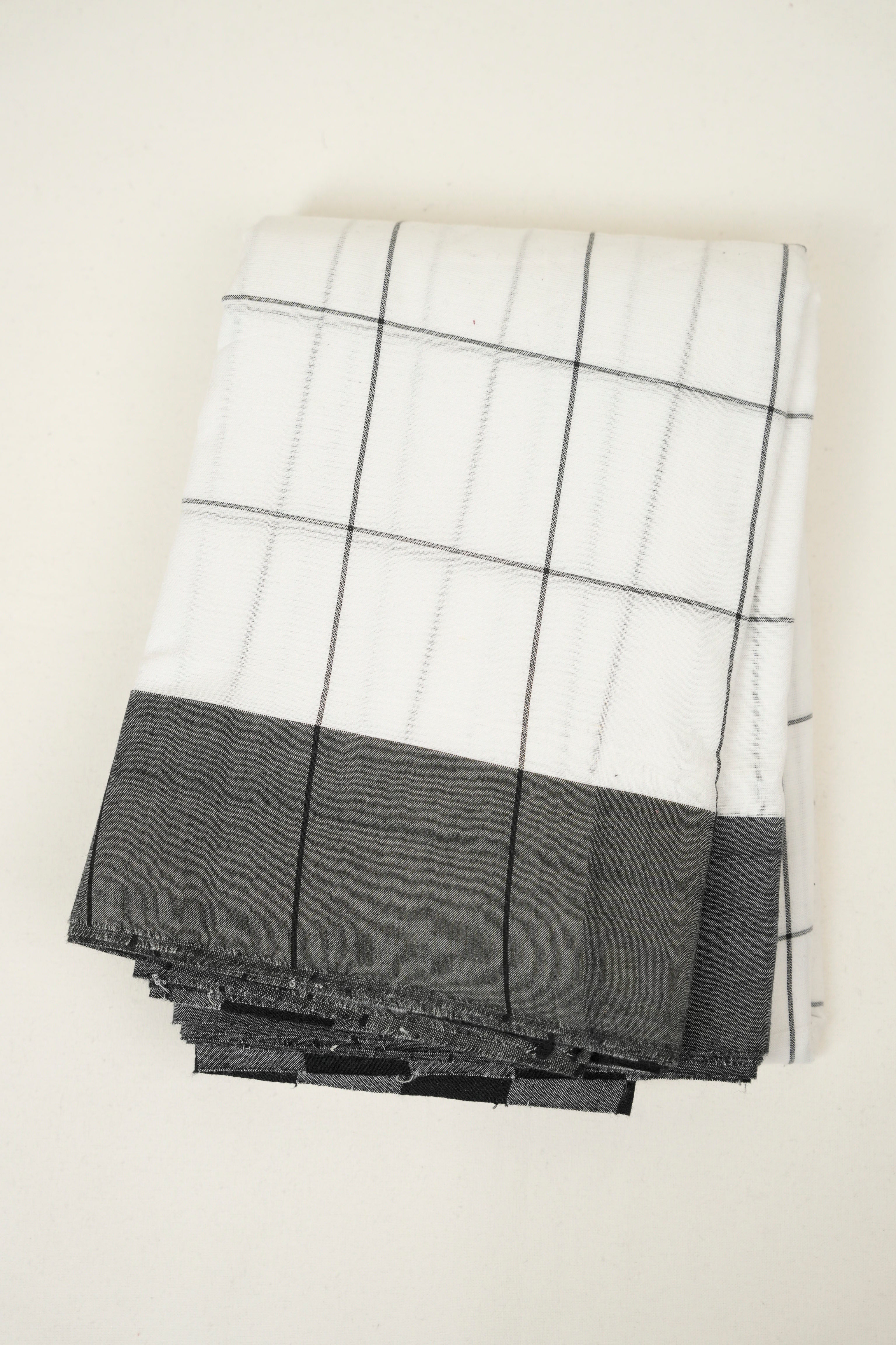 White Cotton Patteda Anchu Saree - SRWPAS379