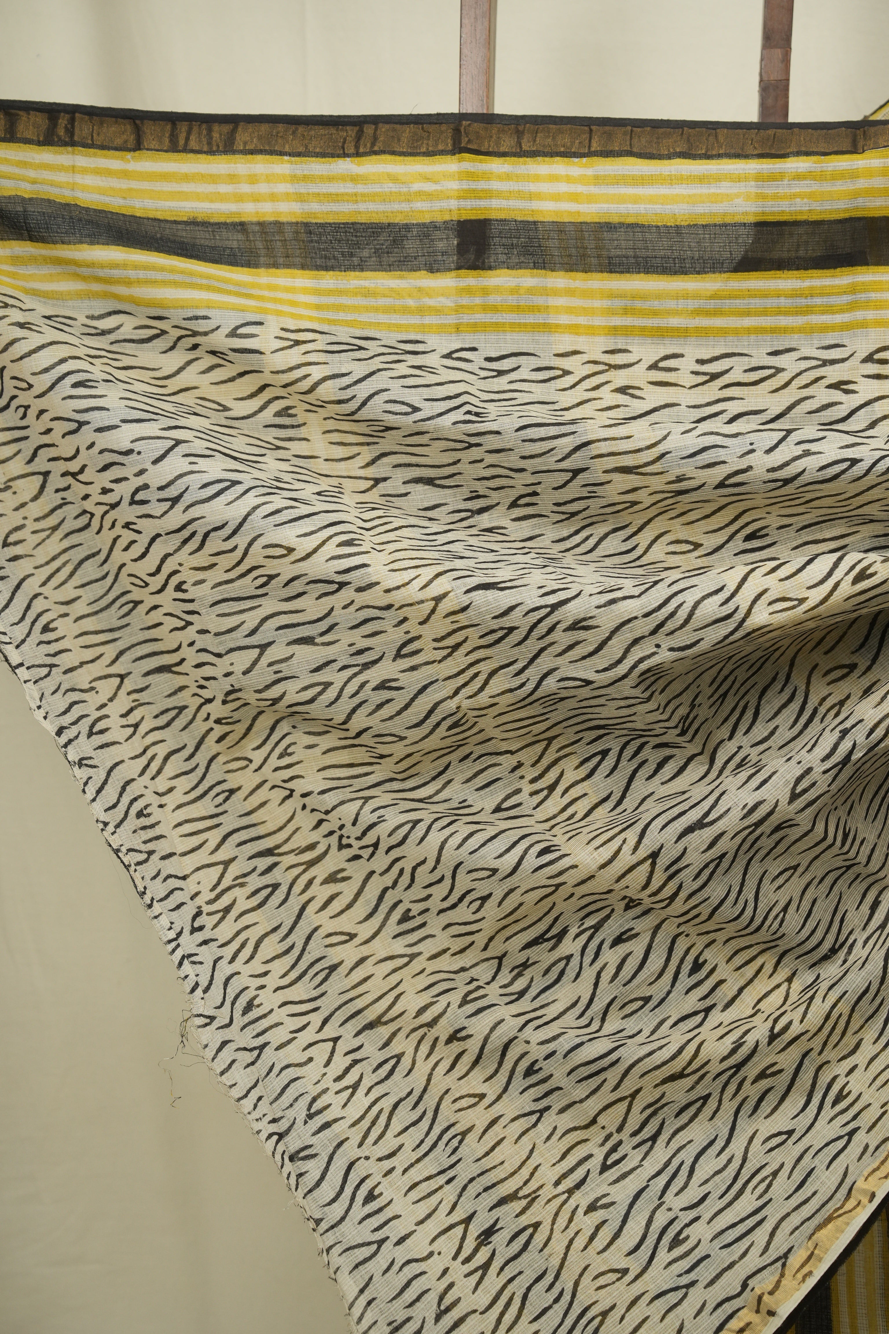 Off-White Kota Doria Saree - SROWKDS313