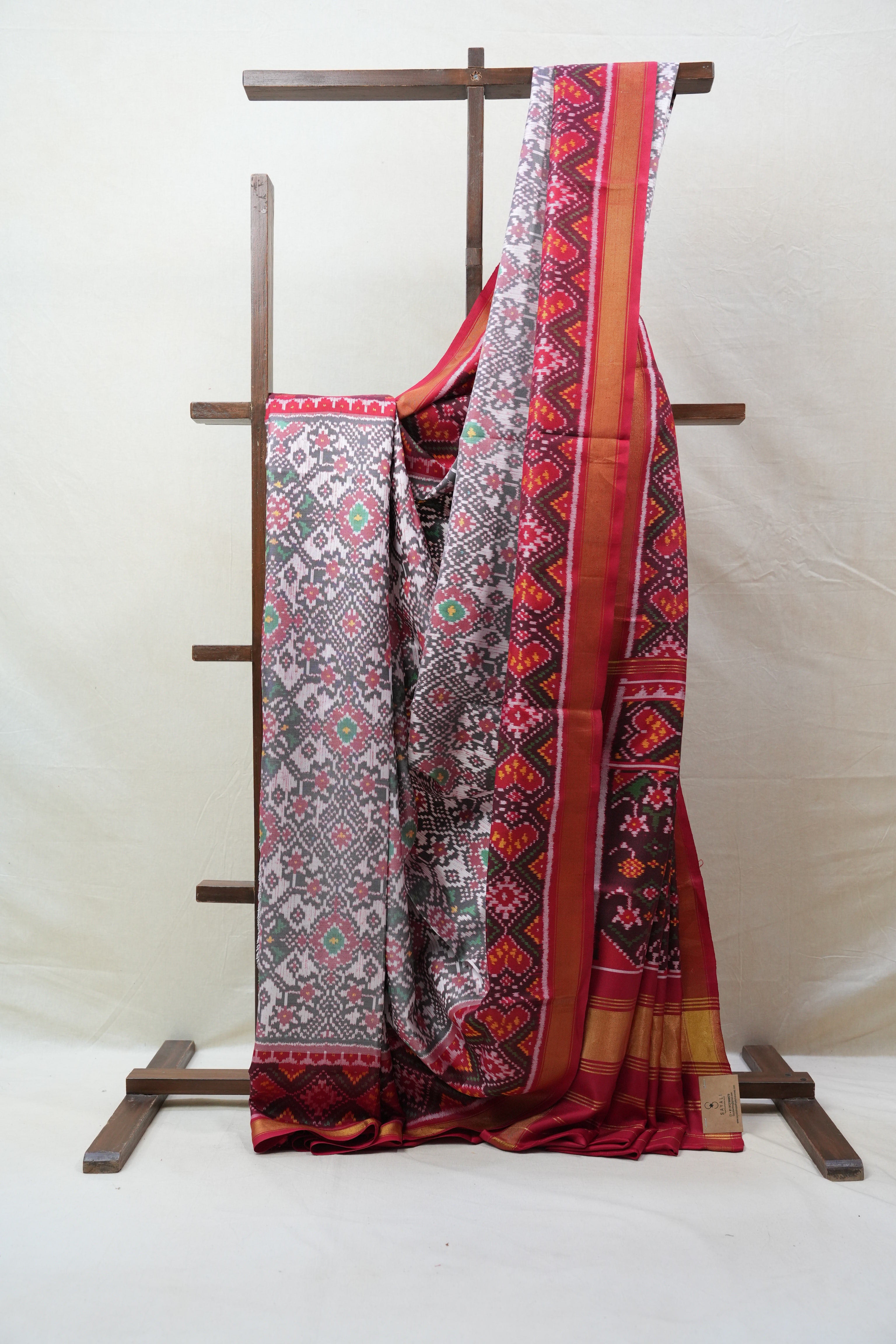 Light Pink Rajkot Patola Silk Saree - SRLPRPSS391