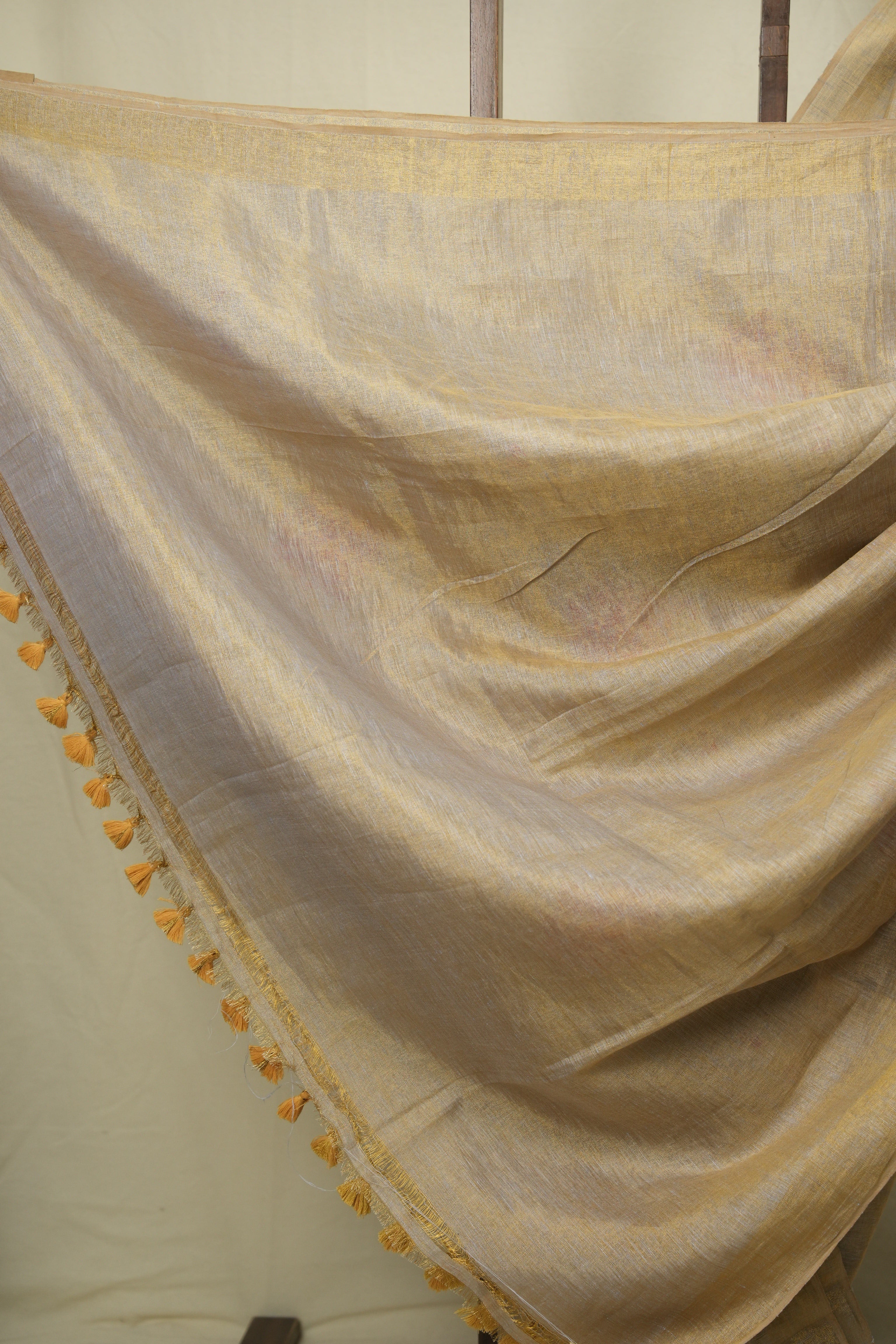 Grey Gold Tissue Linen Jamdani Saree - SRGGTLJS212