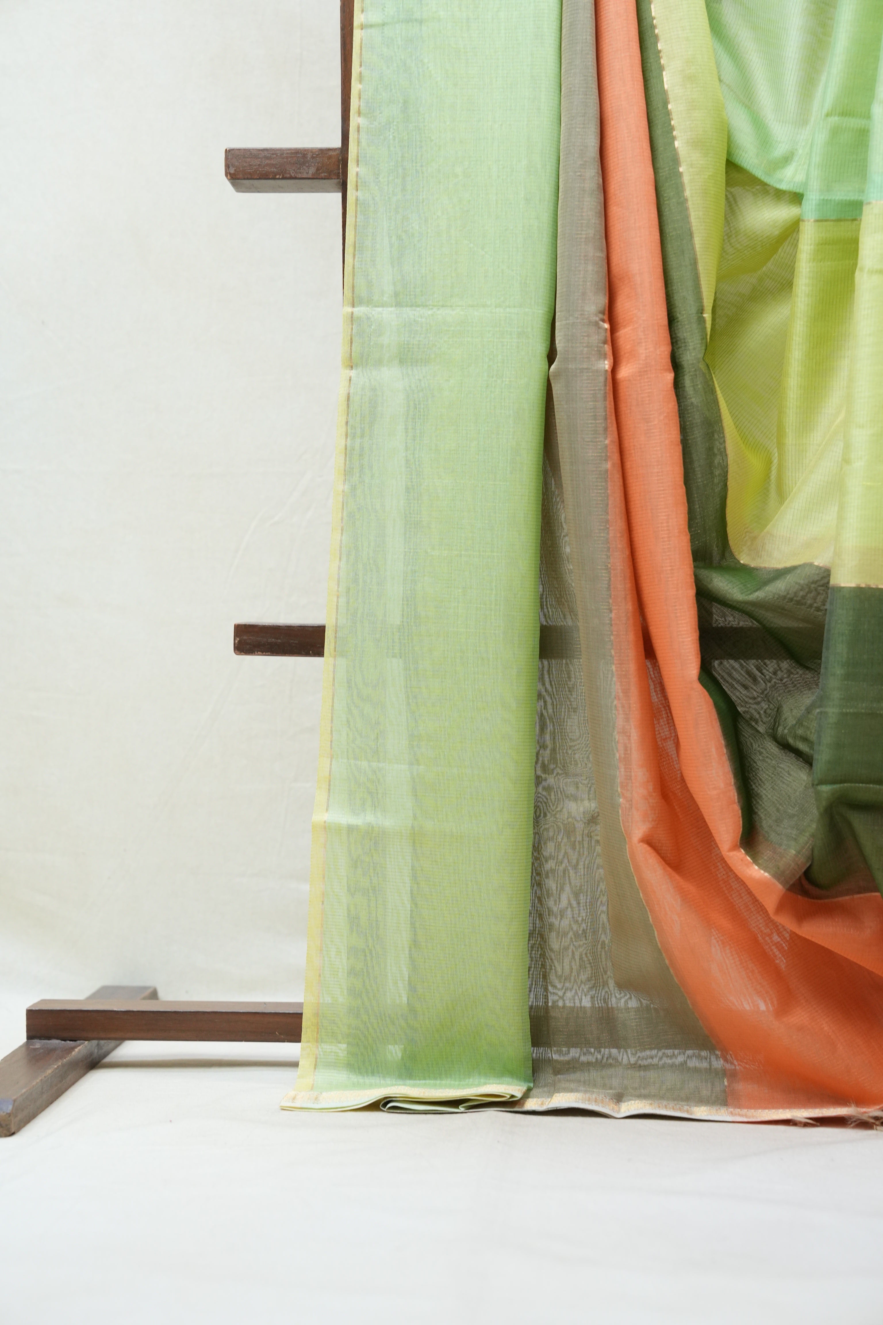 Multicolor Maheshwari Tissue Saree - SRMMTS544