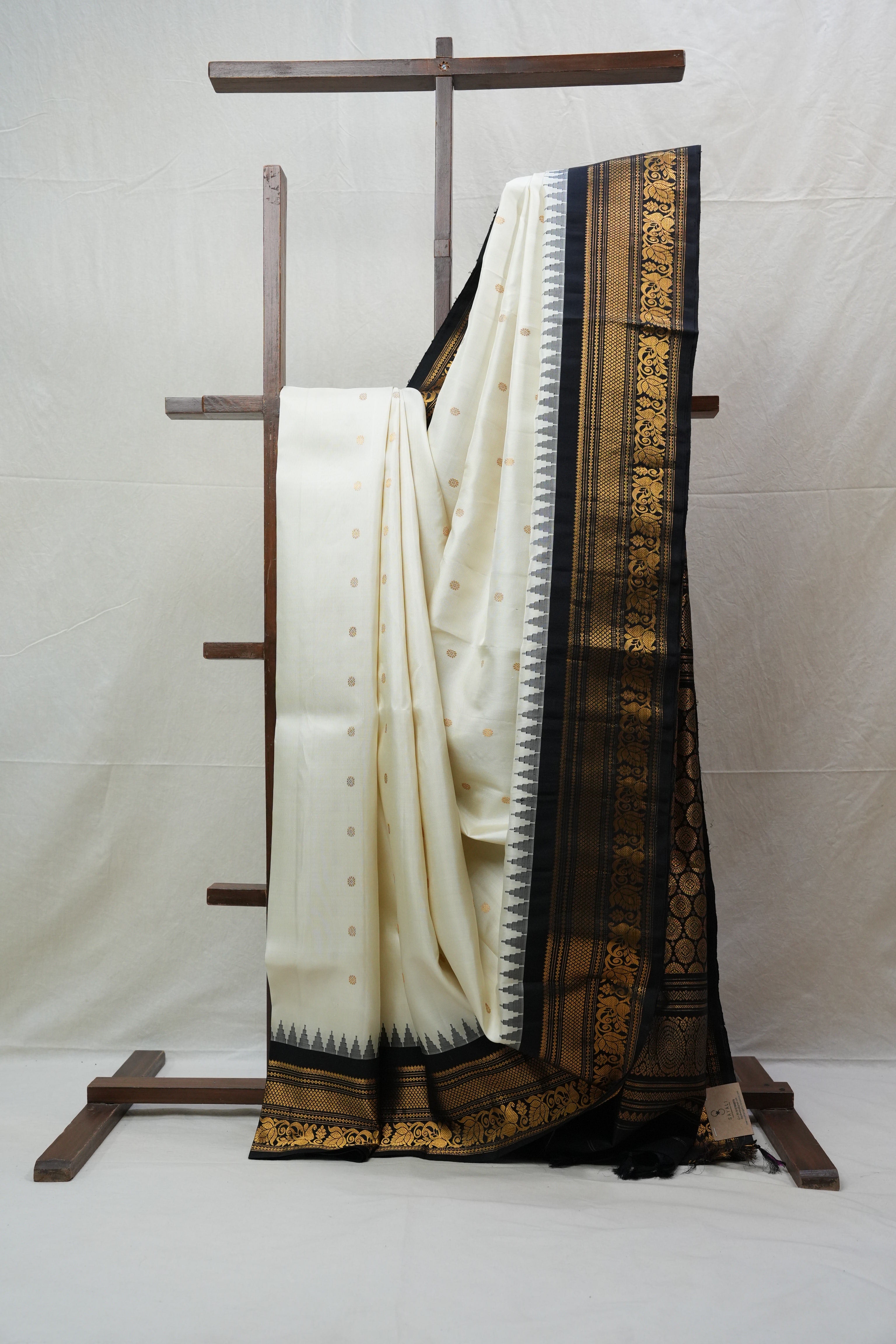 Cream Gadwal Silk Saree - SRCGSS514