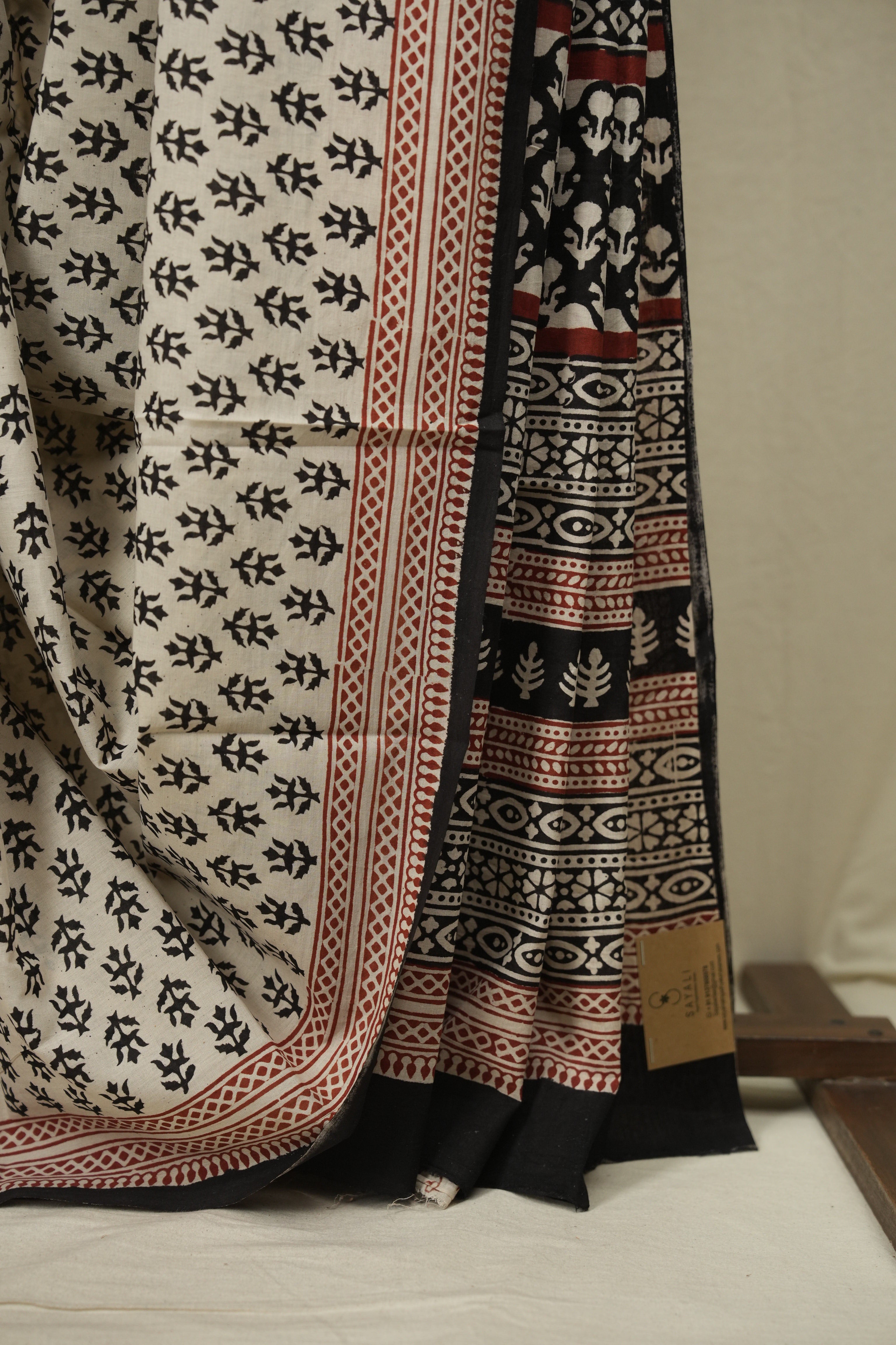Off White HBP Cotton Saree - SROWCS3679