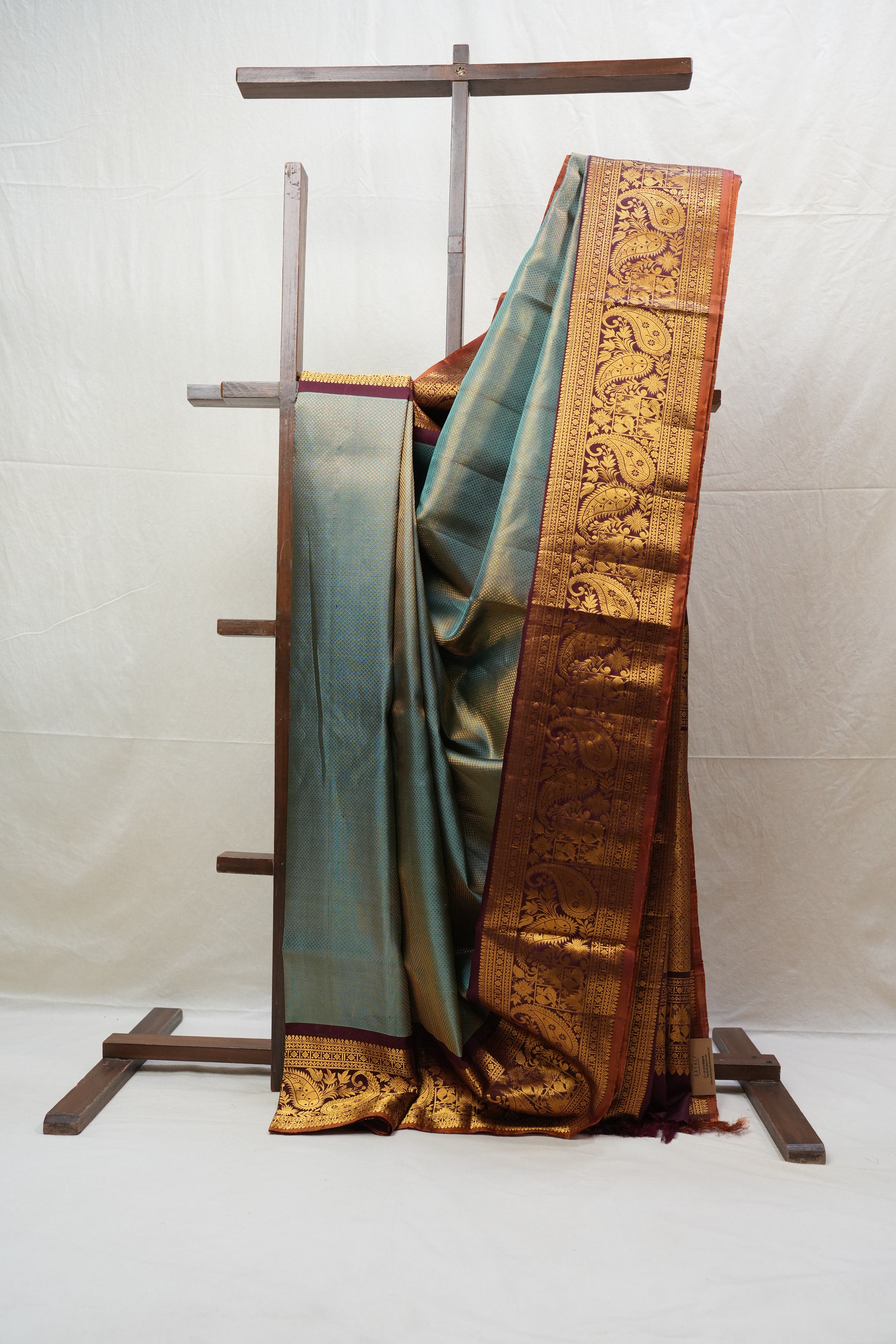 Golden Turquoise Gadwal Silk Saree - SRGTGSS520
