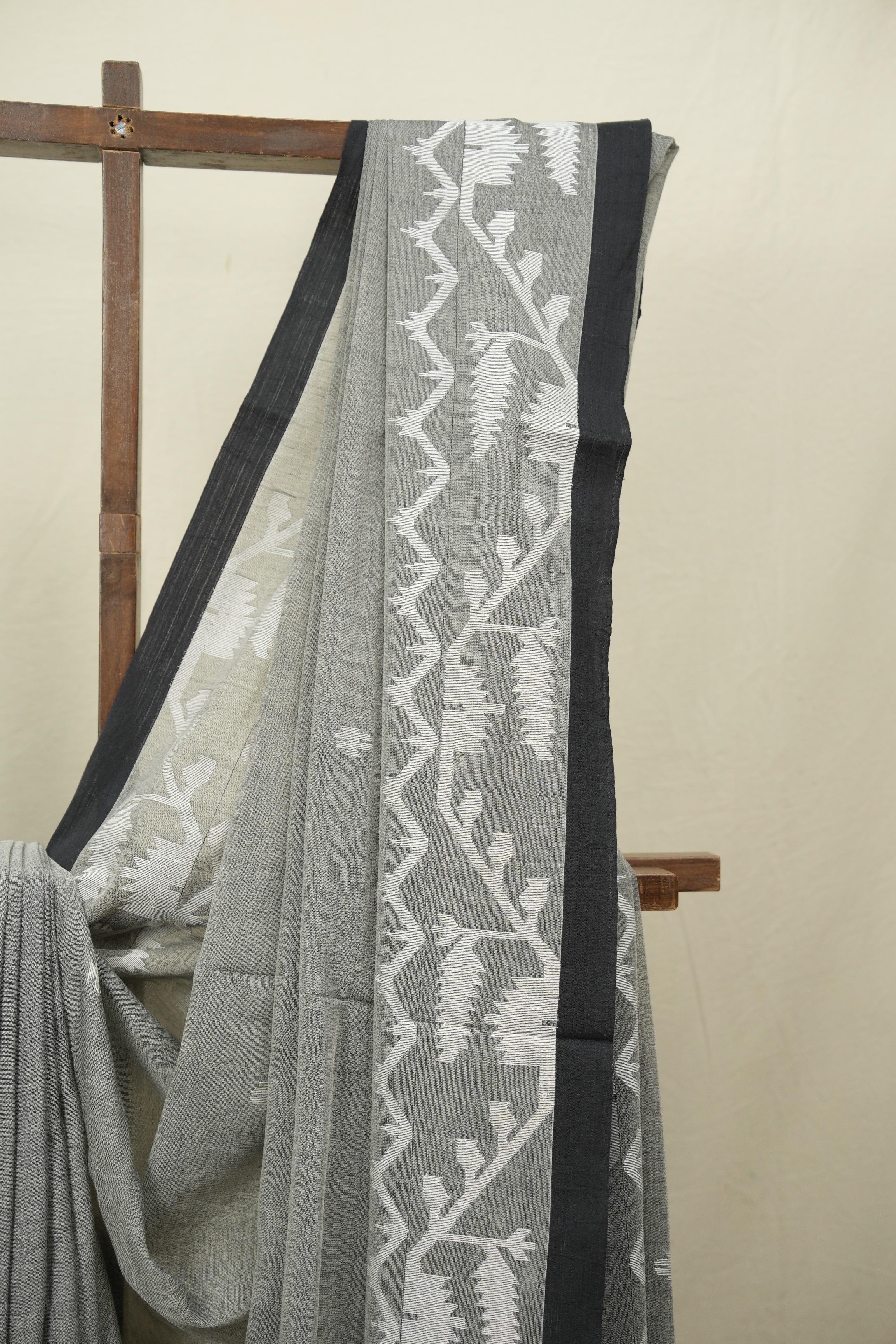 Grey Bengal Mul Cotton Saree - SRGBMCS082