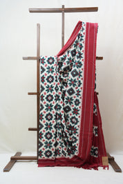 White Pochampalli Cotton Ikat Saree - SRWPCIS399