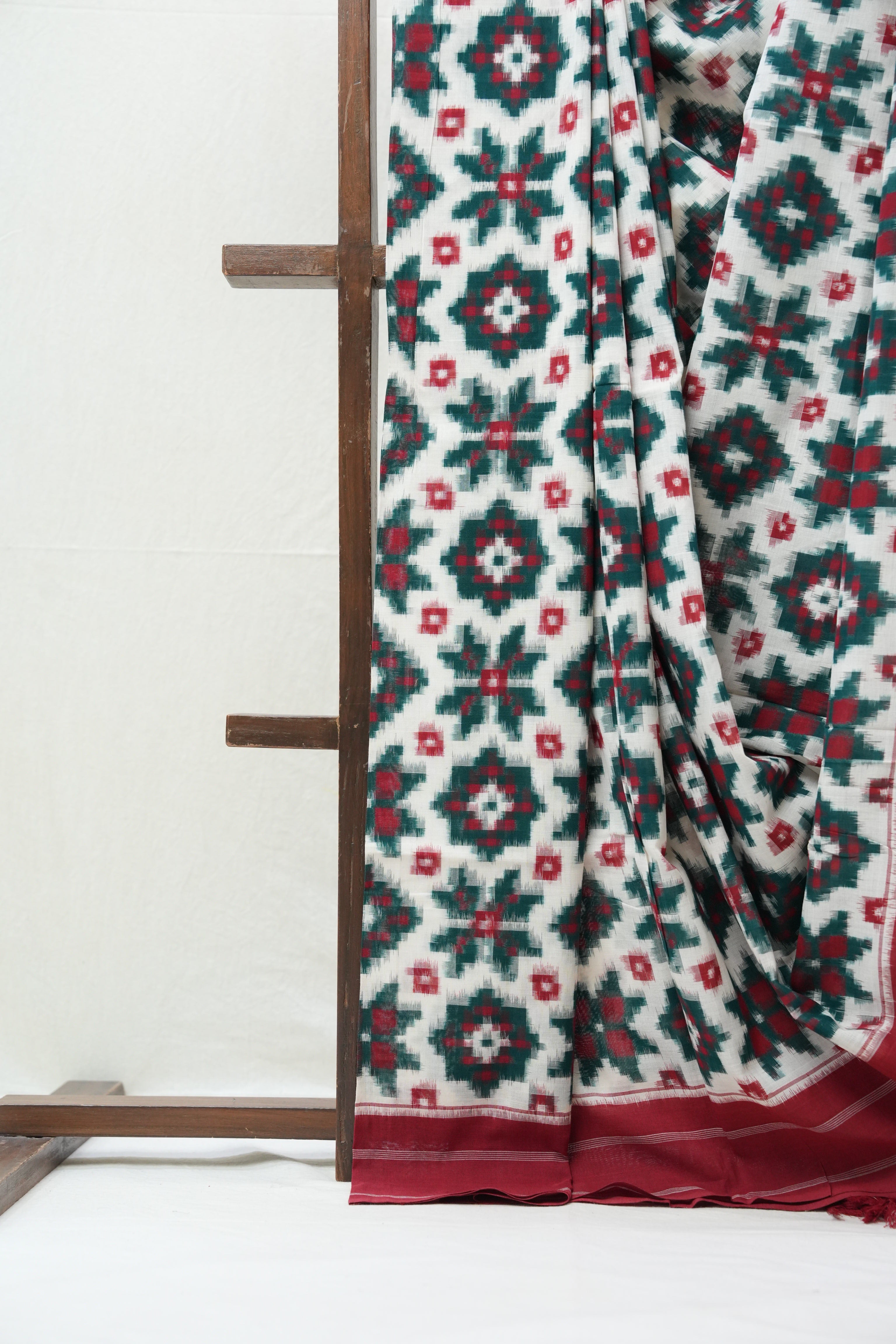 White Pochampalli Cotton Ikat Saree - SRWPCIS399