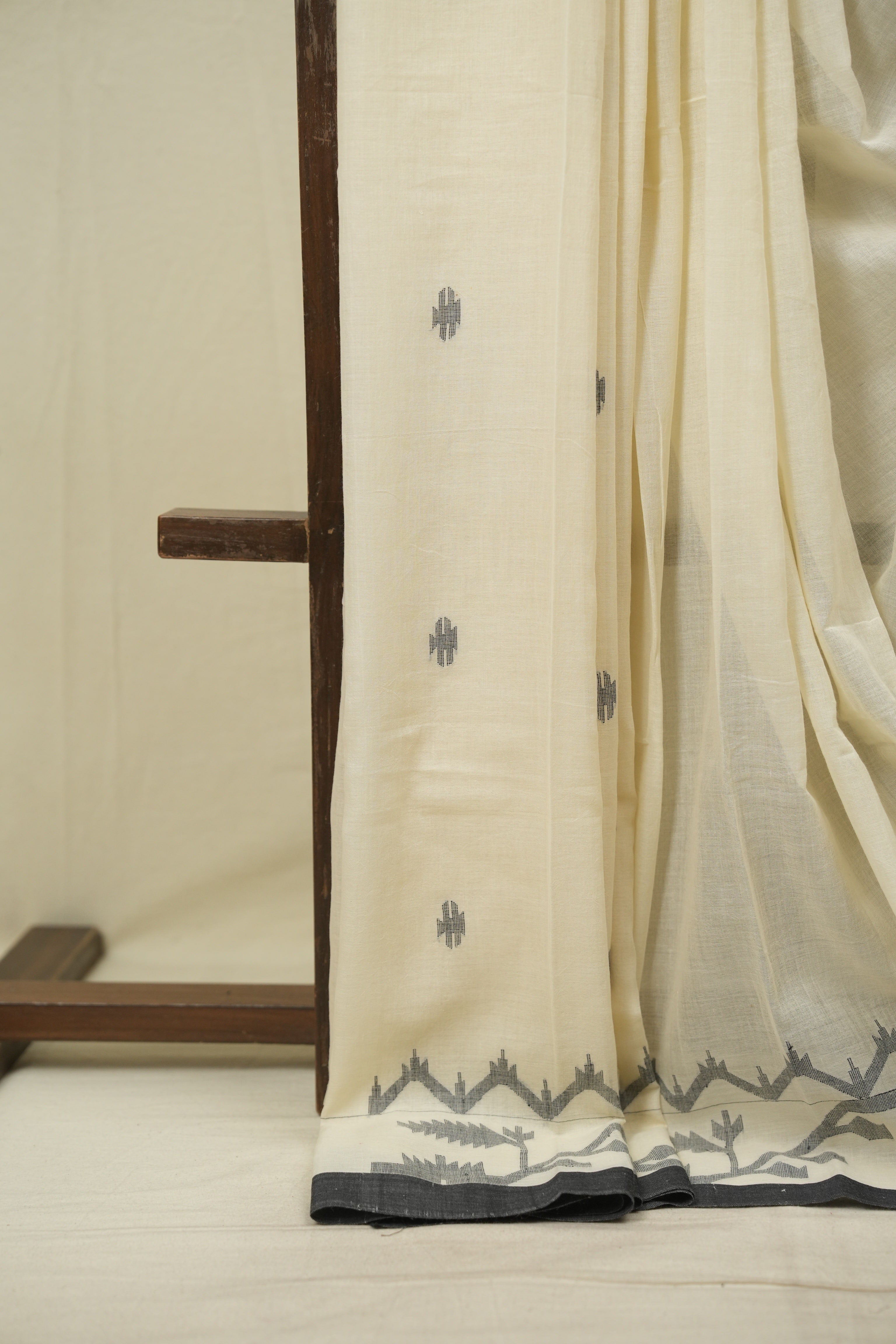 Cream Bengal Mul Cotton Saree - SRCBMCS077