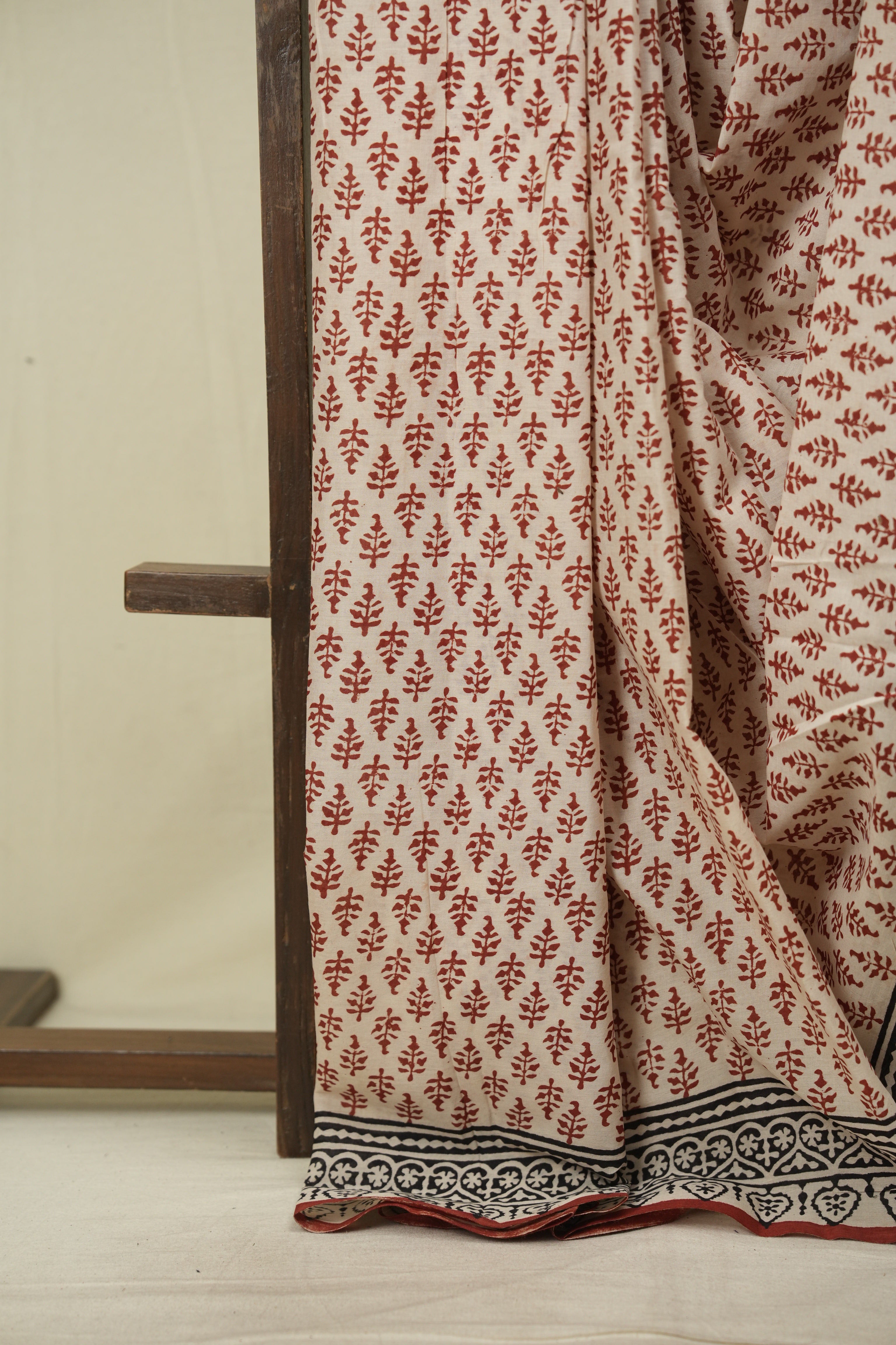 Cream HBP Cotton Saree - SRCCS3676
