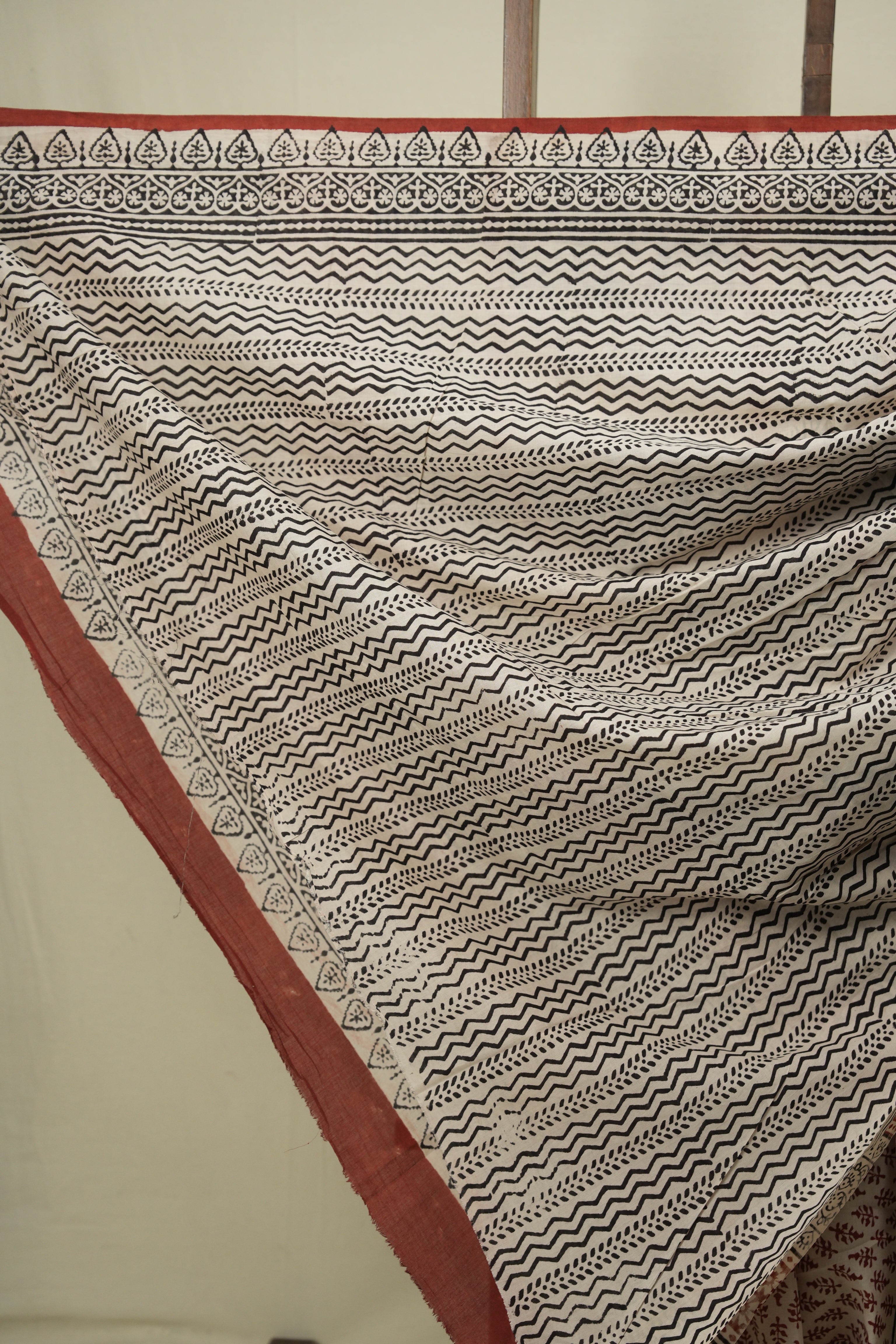 Cream HBP Cotton Saree - SRCCS3676