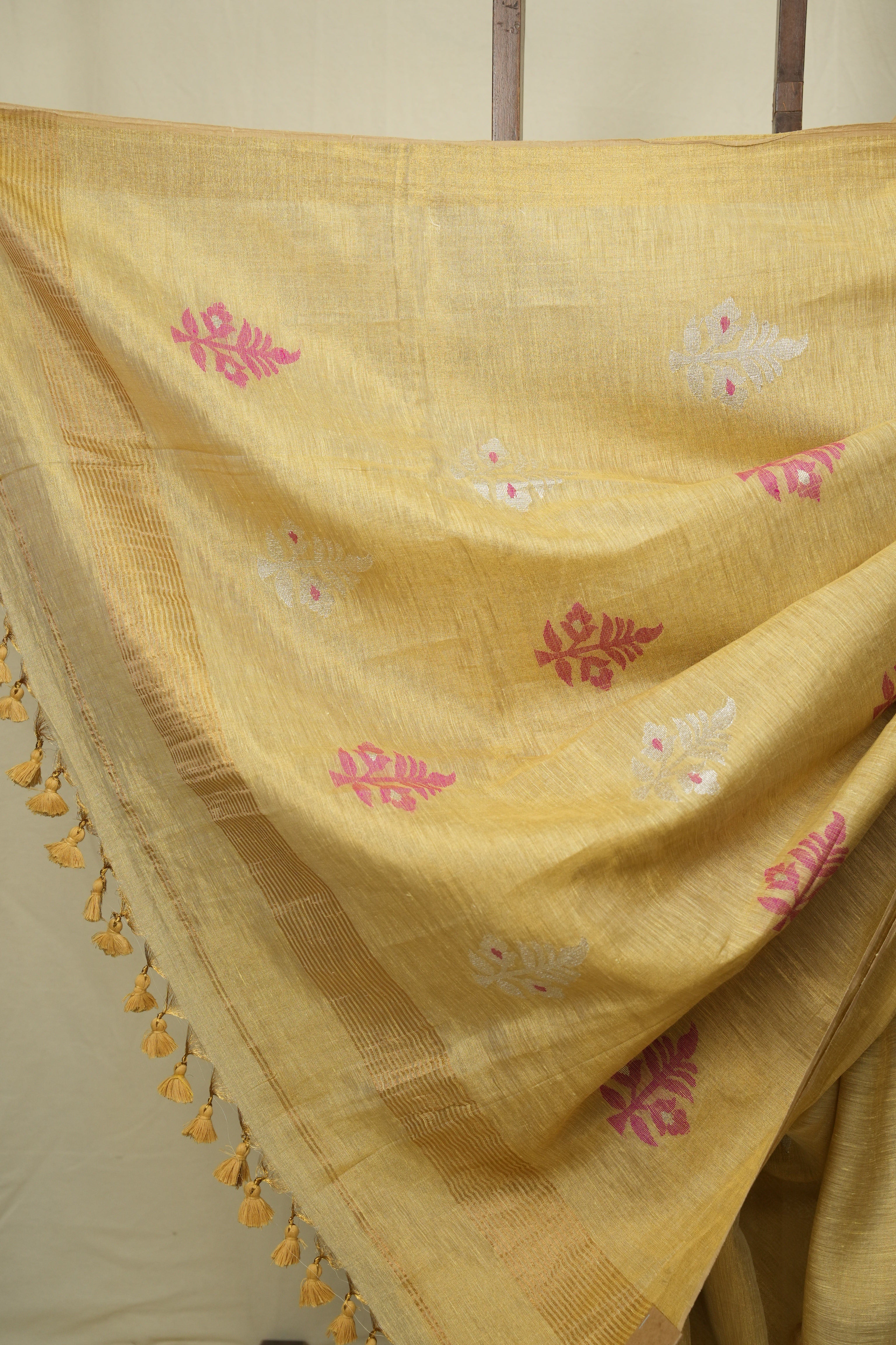 Light Yellow Tissue Linen Jamdani Saree - SRLYTLJS211