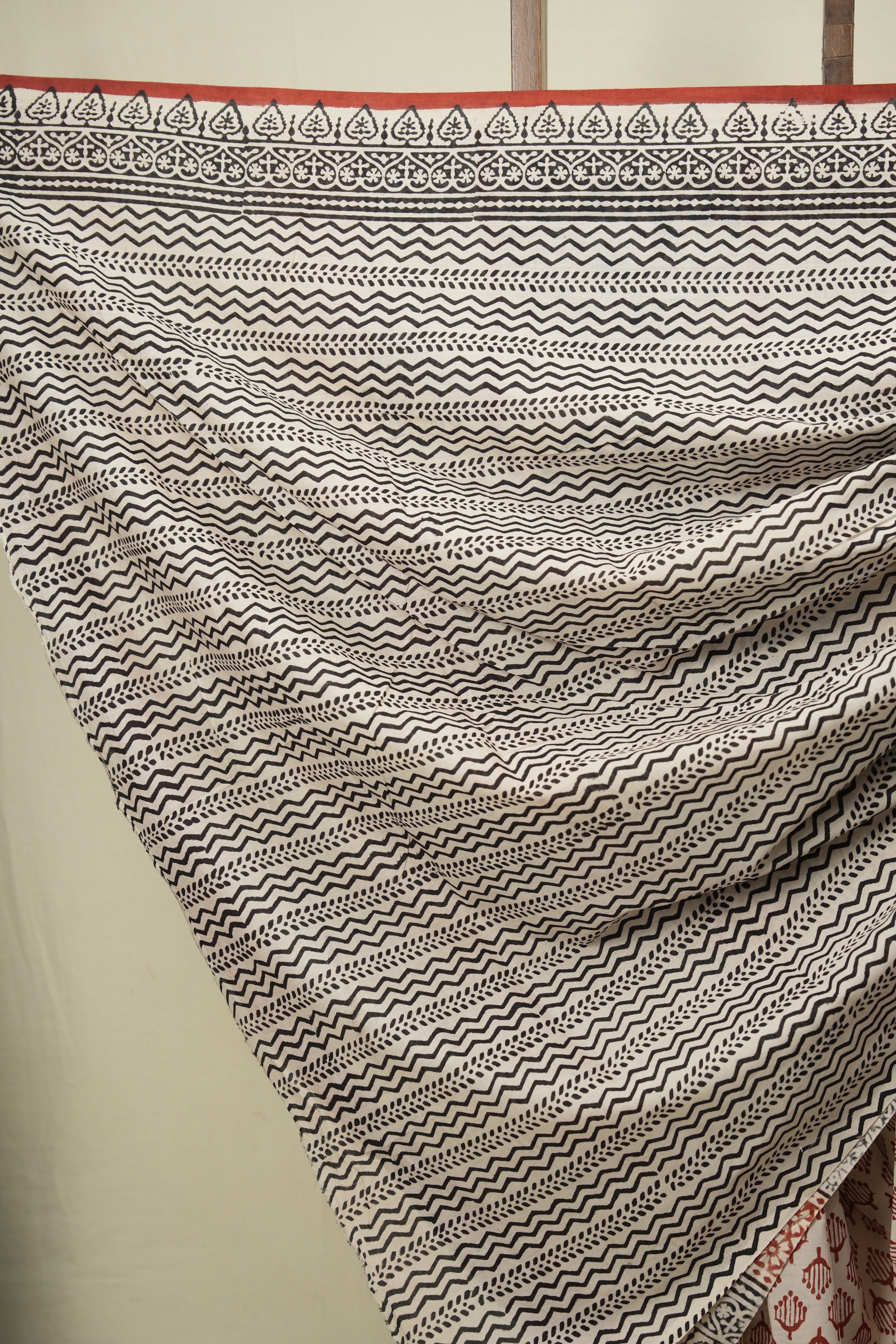 Cream HBP Cotton Saree - SRCCS3677