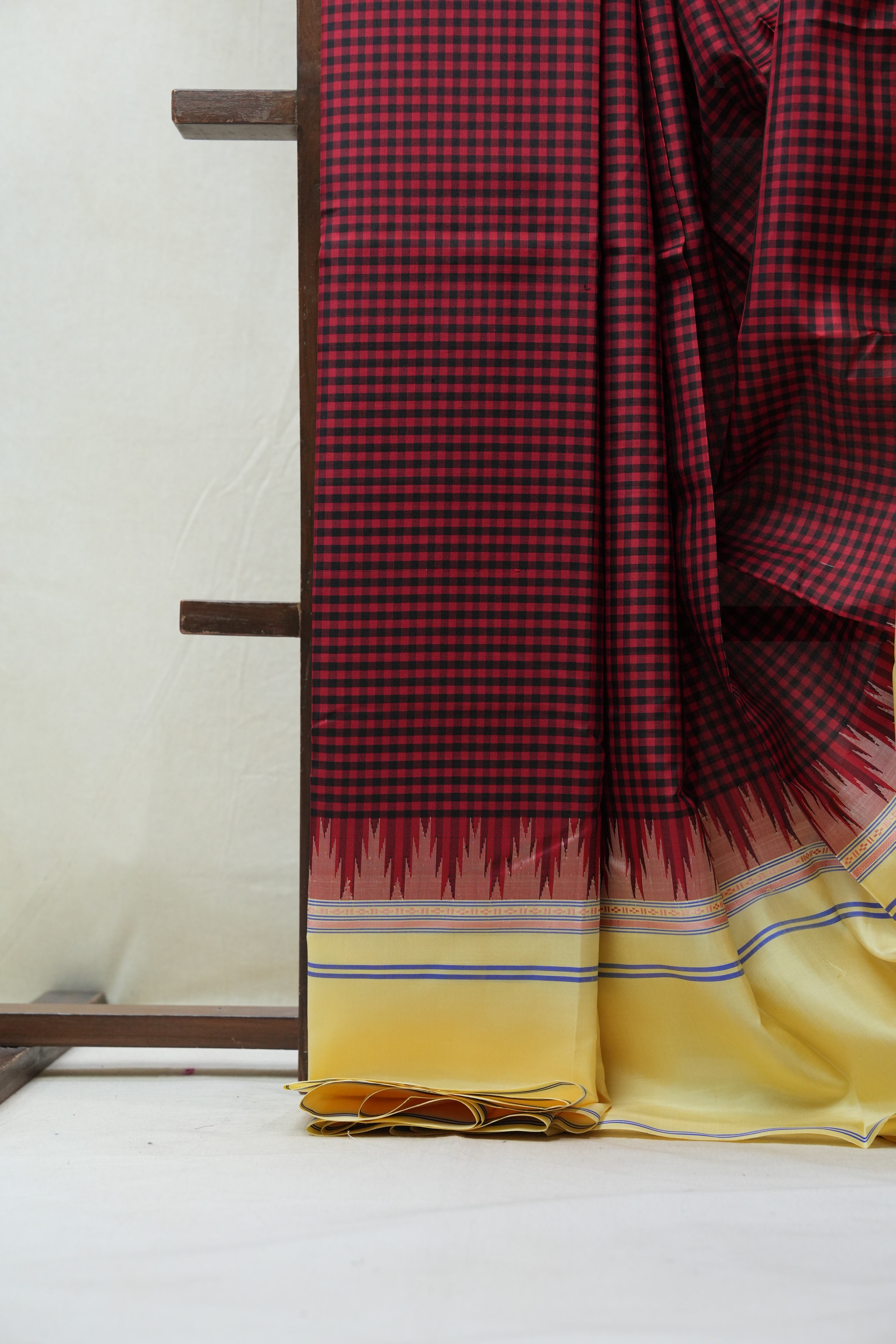 Black & Maroon Kanjeevaram Silk Saree - SRMBKSS829