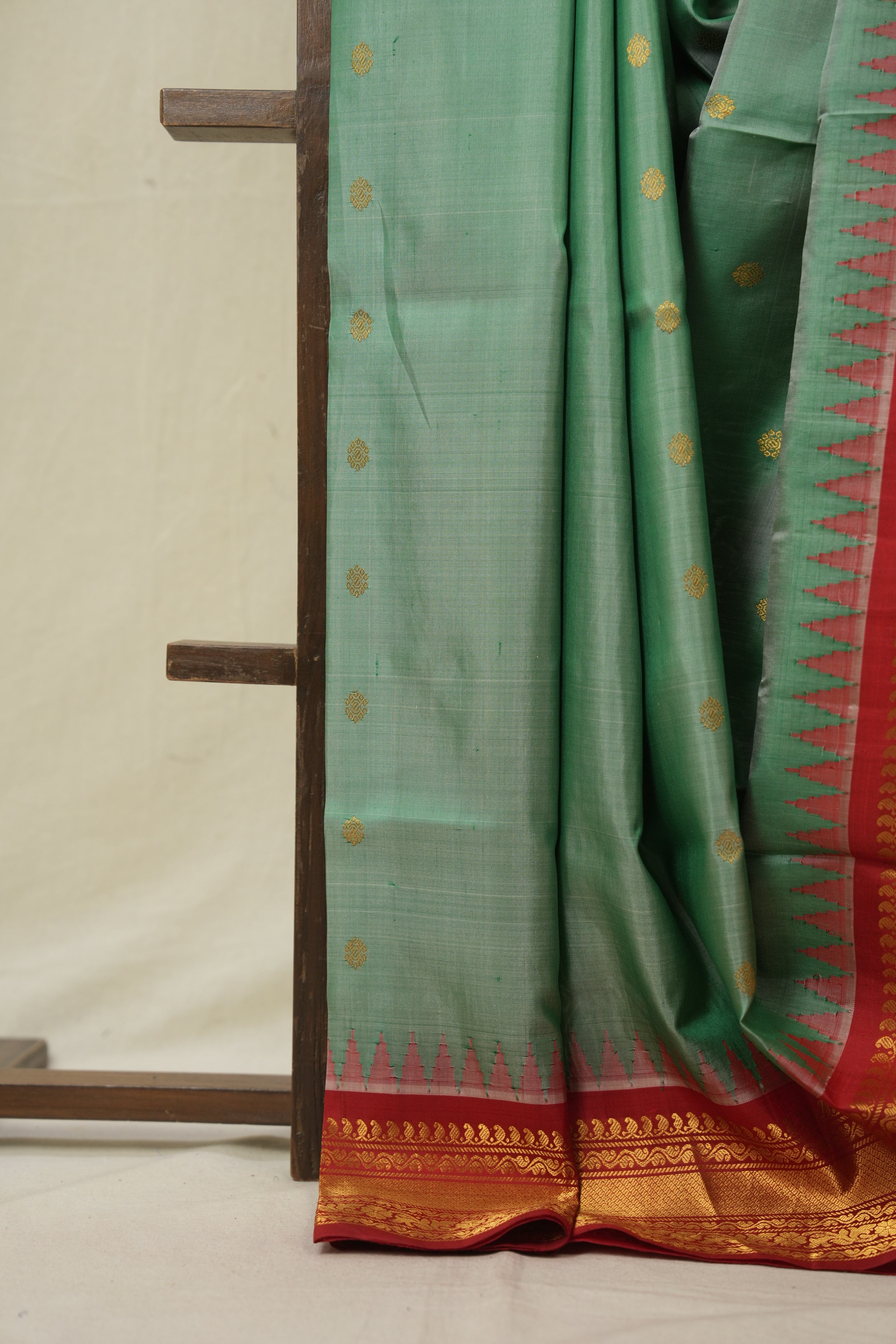 Two Tone Green Gadwal Silk Saree - SRTTGGSS541